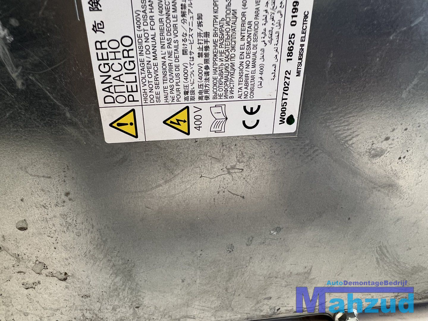 MITSUBISHI OUTLANDER PHEV 2.0 16V 4x4 Acculader W005T70272 battery charger usado en Menorca foto 2