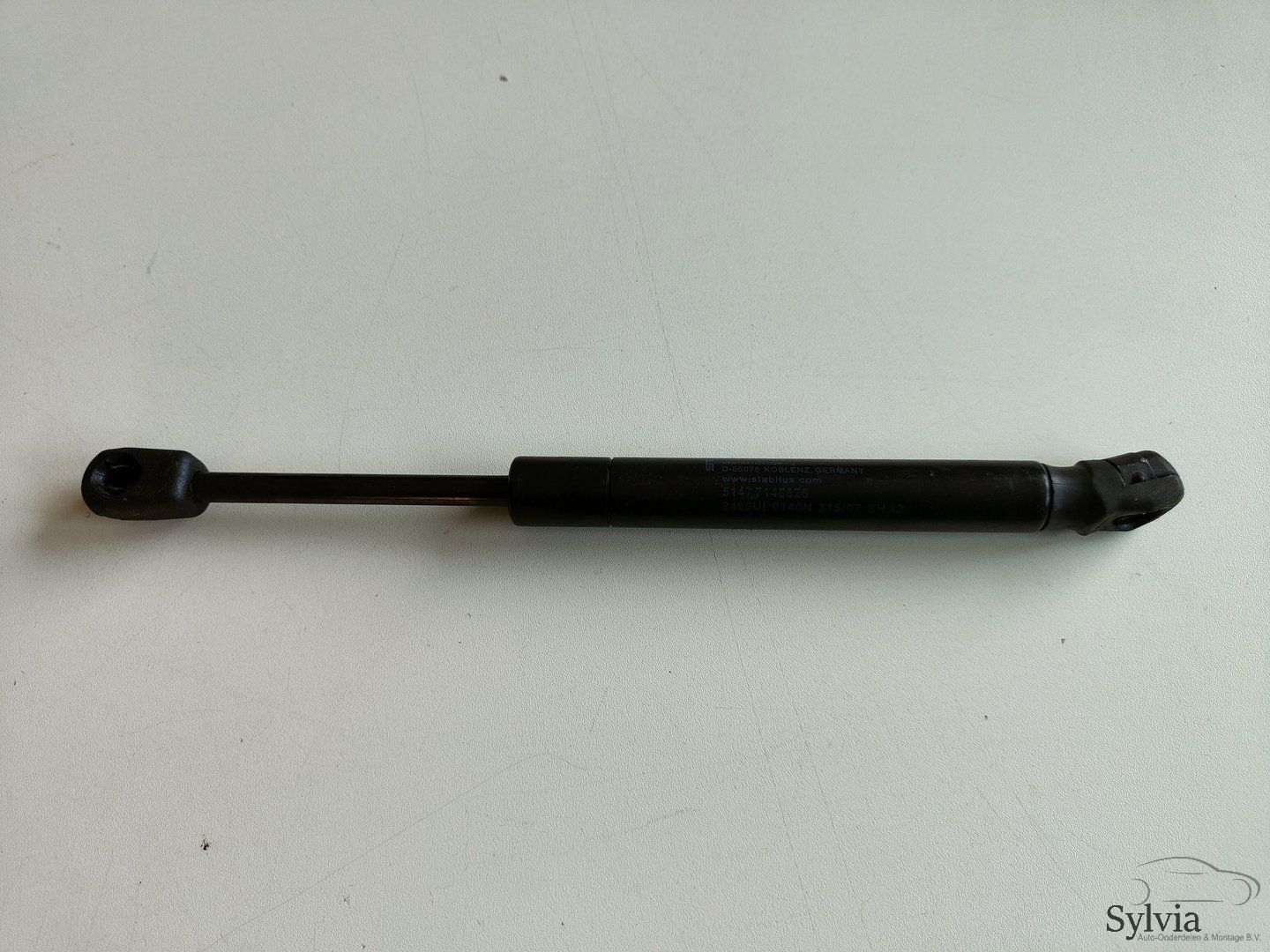 Gasdemper gasveer voor kofferbakvloer BMW 5 serie E60 E61 7148826 upholstery boot usado en Menorca