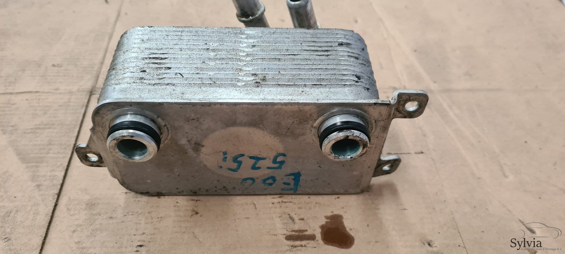 Warmtewisselaar oliekoeler automaatbak BMW 5 / 6 / 7 serie E60 E61 E63 E64 E65 E66 E67 7519213 heat regulator usado en Menorca