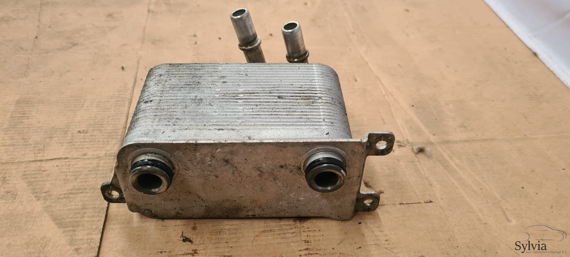 Warmtewisselaar oliekoeler automaatbak BMW 5 / 6 / 7 serie E60 E61 E63 E64 E65 E66 7534896 heat regulator usado en Menorca