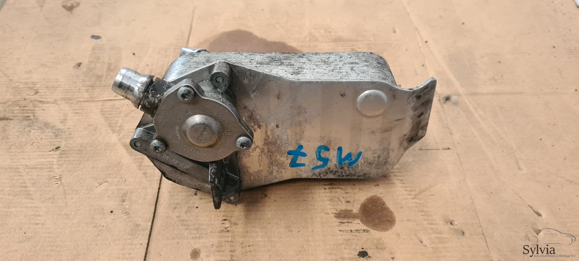 Warmtewisselaar oliekoeler automaatbak BMW 1 / 3 serie E81 E87 E88 E82 E90 E91 E92 E93 X1 E84 7529499 heat regulator usado en Menorca