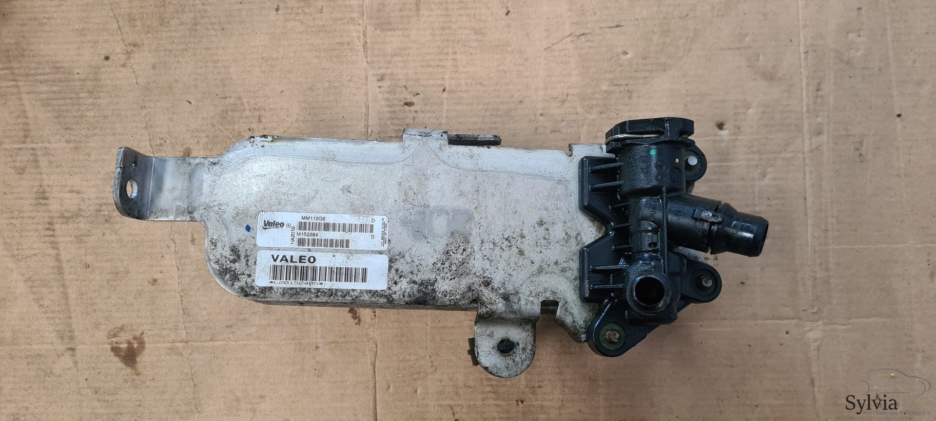 Warmtewisselaar oliekoeler automaatbak BMW 1 / 2 / 3 / 4 serie F20 F21 F22 F23 F30 F31 F34 F32 F33 F36 7600553 heat regulator usado en Menorca