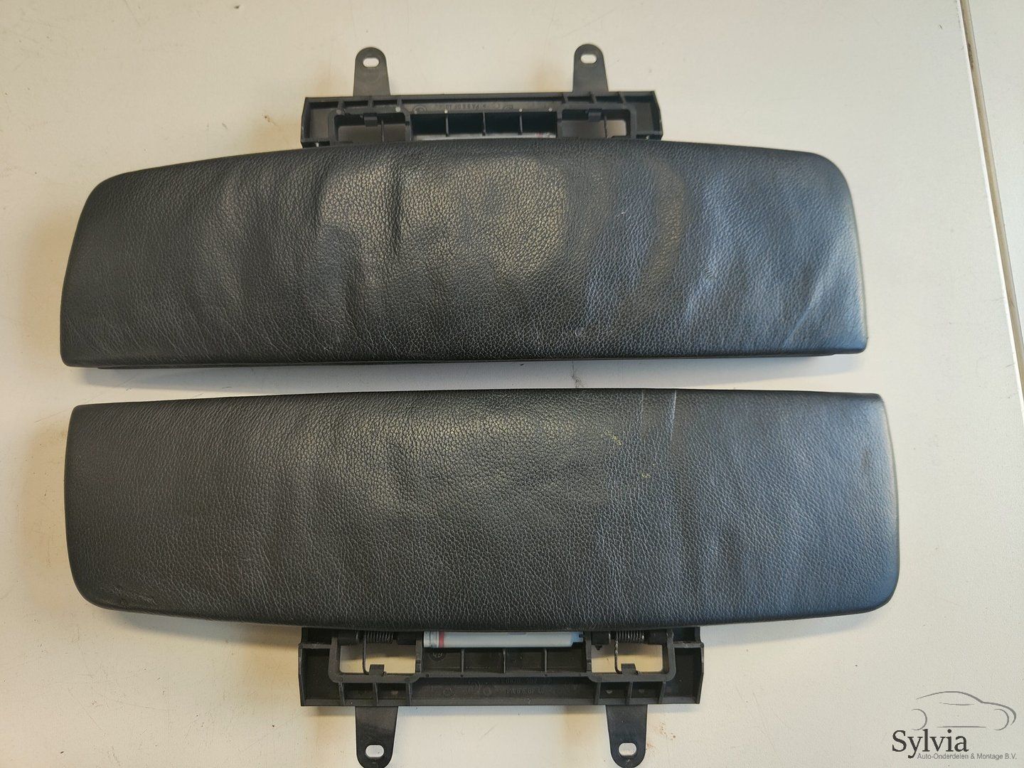 Armsteun los dubbel zwart voor middenconsole zwart BMW 7 serie E65 7018148 arm rest usado en Menorca