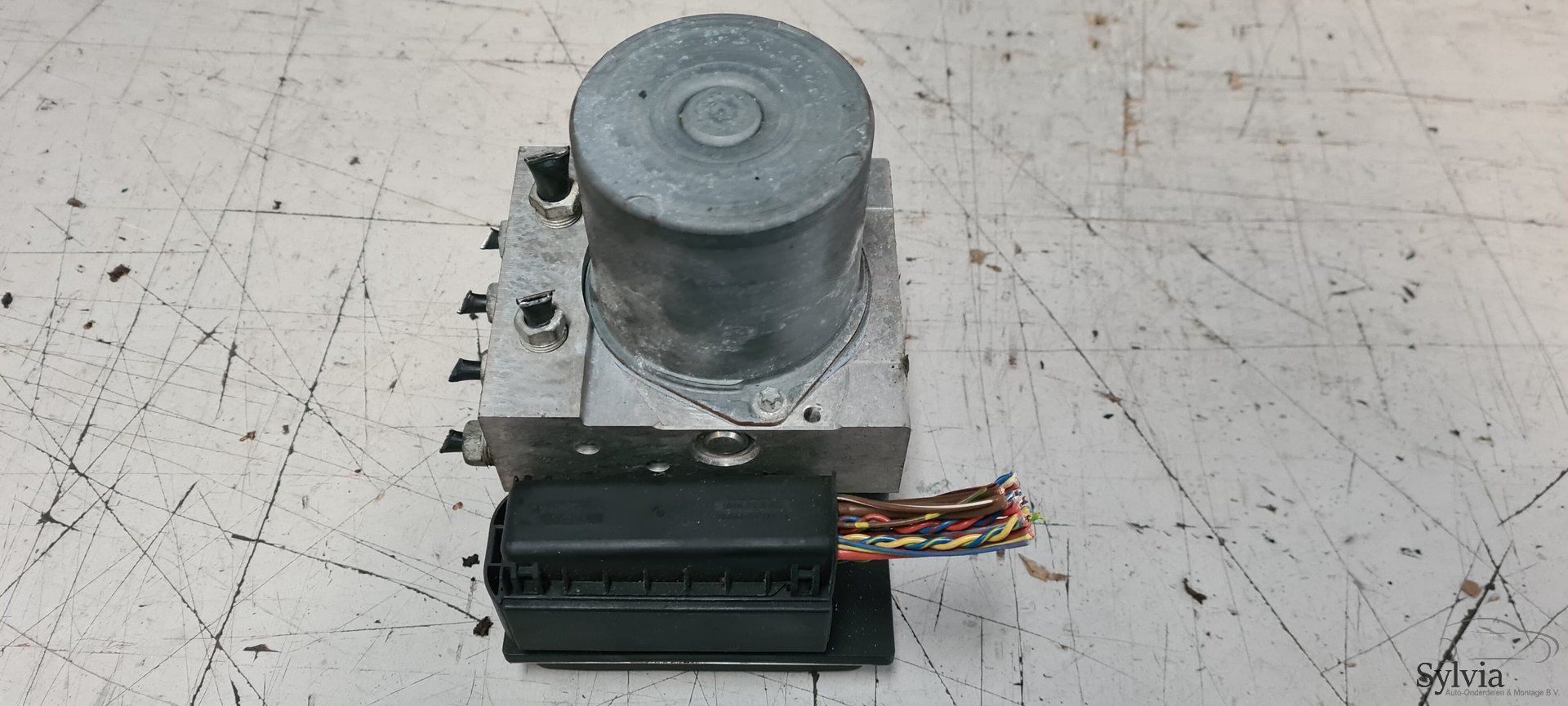 ABS Pomp BMW 5 / 6 serie E60 E61 E63 E64 6777801 / 6777803 abs pump usado en Menorca