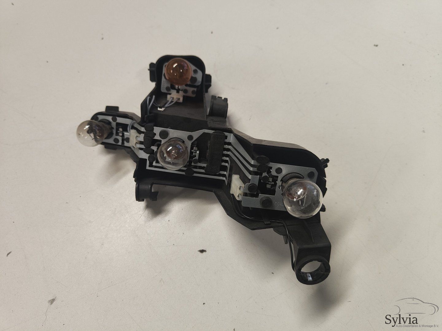Lamp fitting links achter BMW 5 serie E60 Sedan model voor -3/2007 6923305 fitting usado en Menorca