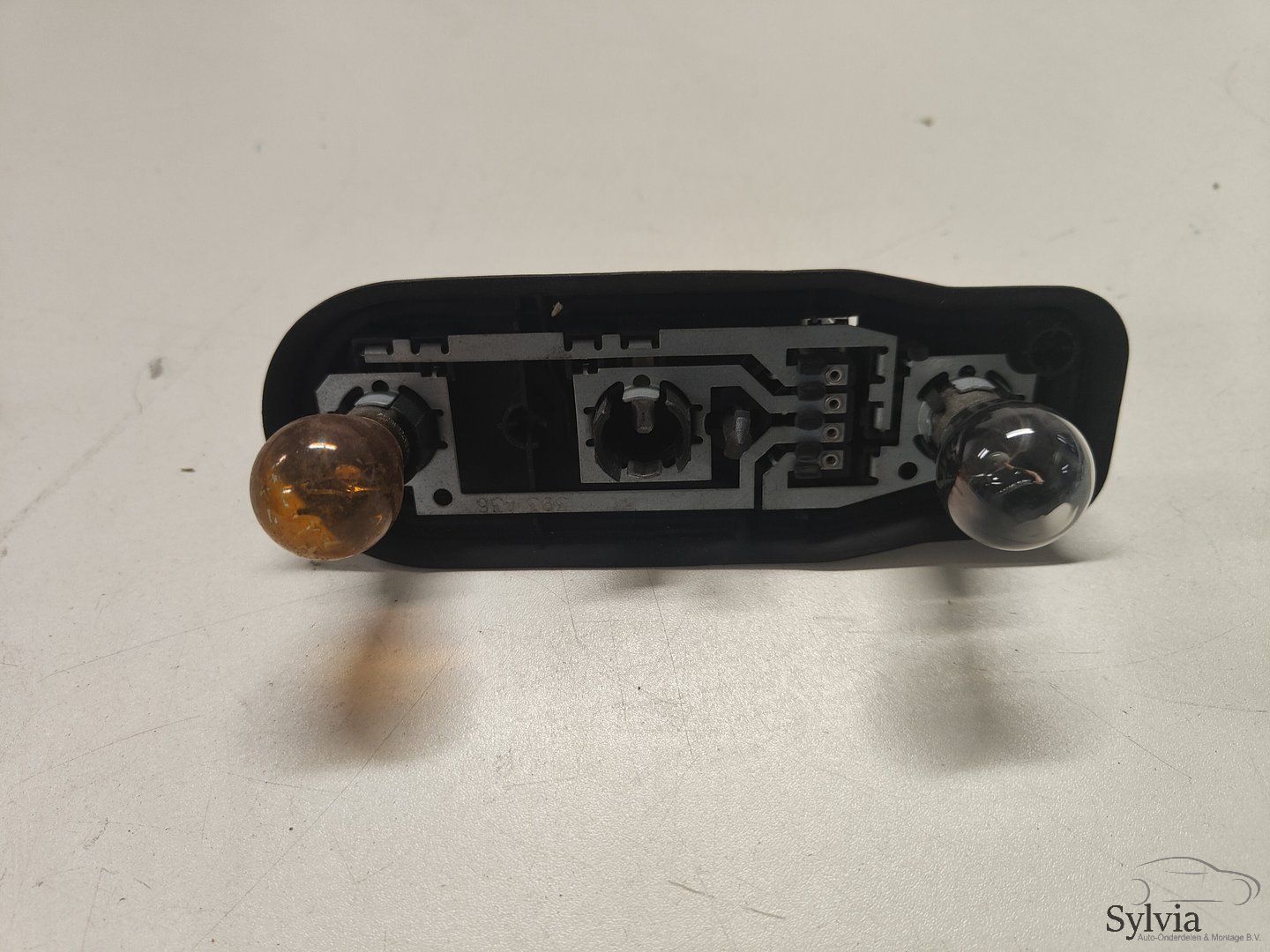 Lamp fitting achter BMW 5 serie E39 Touring 2496339 fitting usado en Menorca