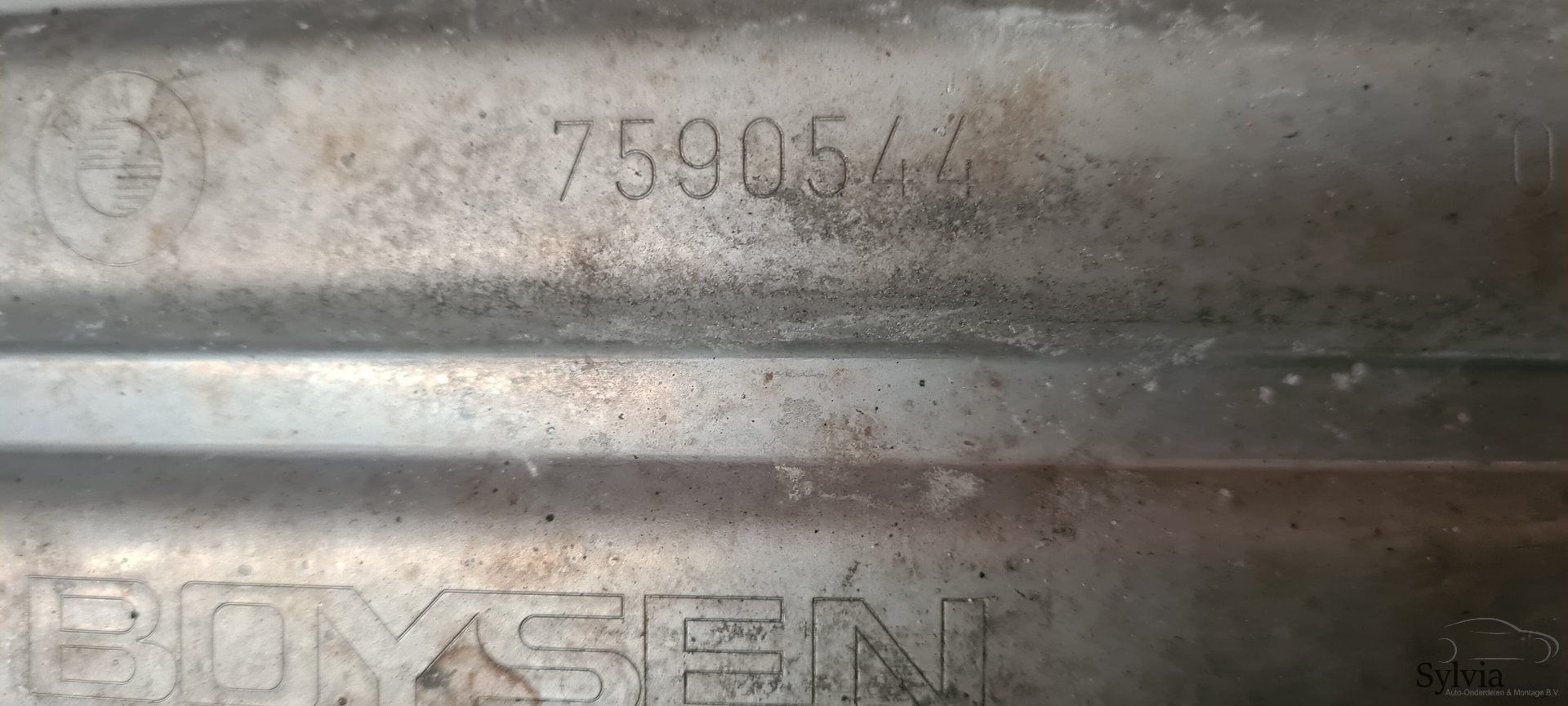 escape middendemper BMW 5 serie F10 7590544 muffler middle muffler usado en Menorca foto 3