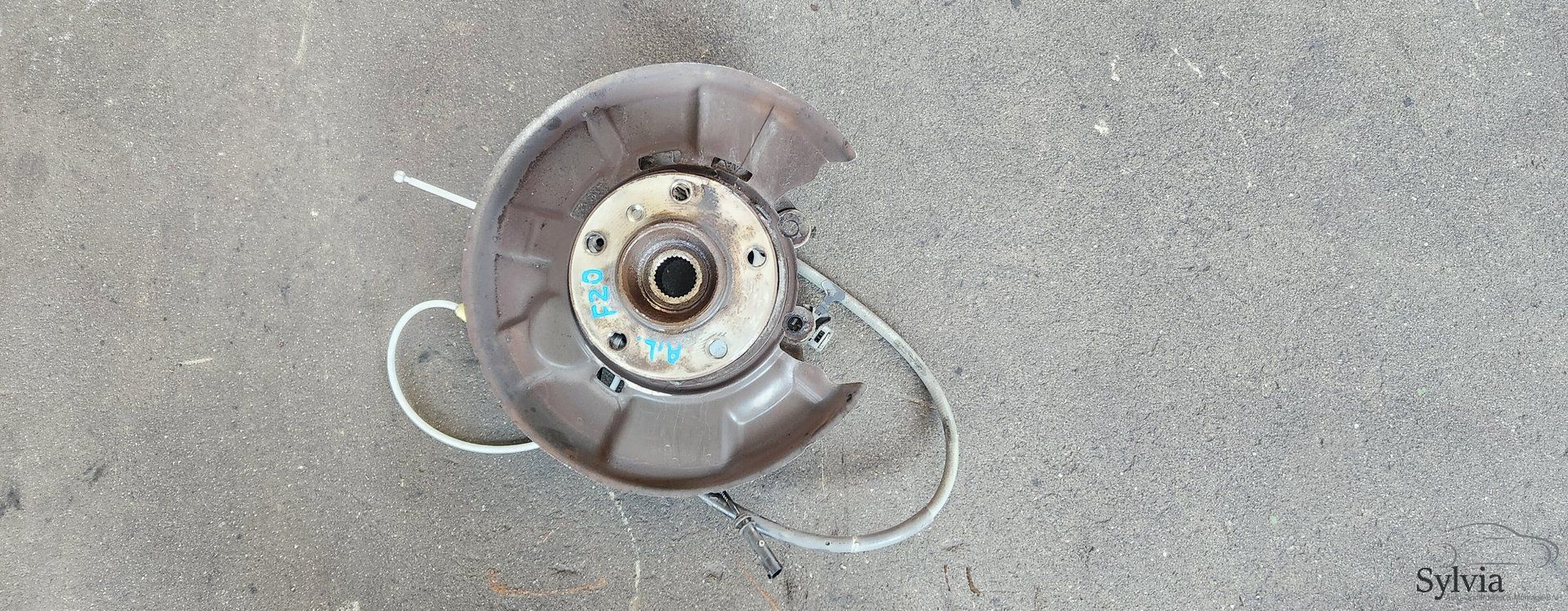 Fusee linksachter BMW 1 / 2 / 4 F20 F21 F22 F23 F33 F36 33326792515 6792515 fusee and accessories usado en Menorca