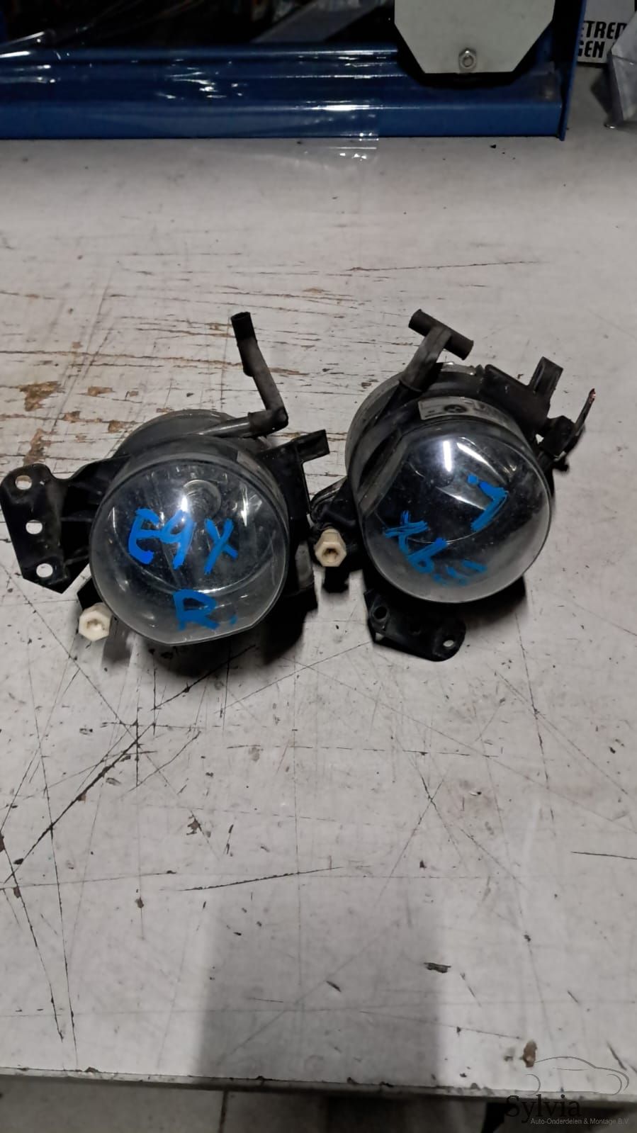 M Mistlamp set helder HB4 BMW 3 / 5 / 6 / X3 serie E90 E91 E60 E61 E63 E64 E8363176910791 63176910792 fog lamp front left and right usado en Menorca
