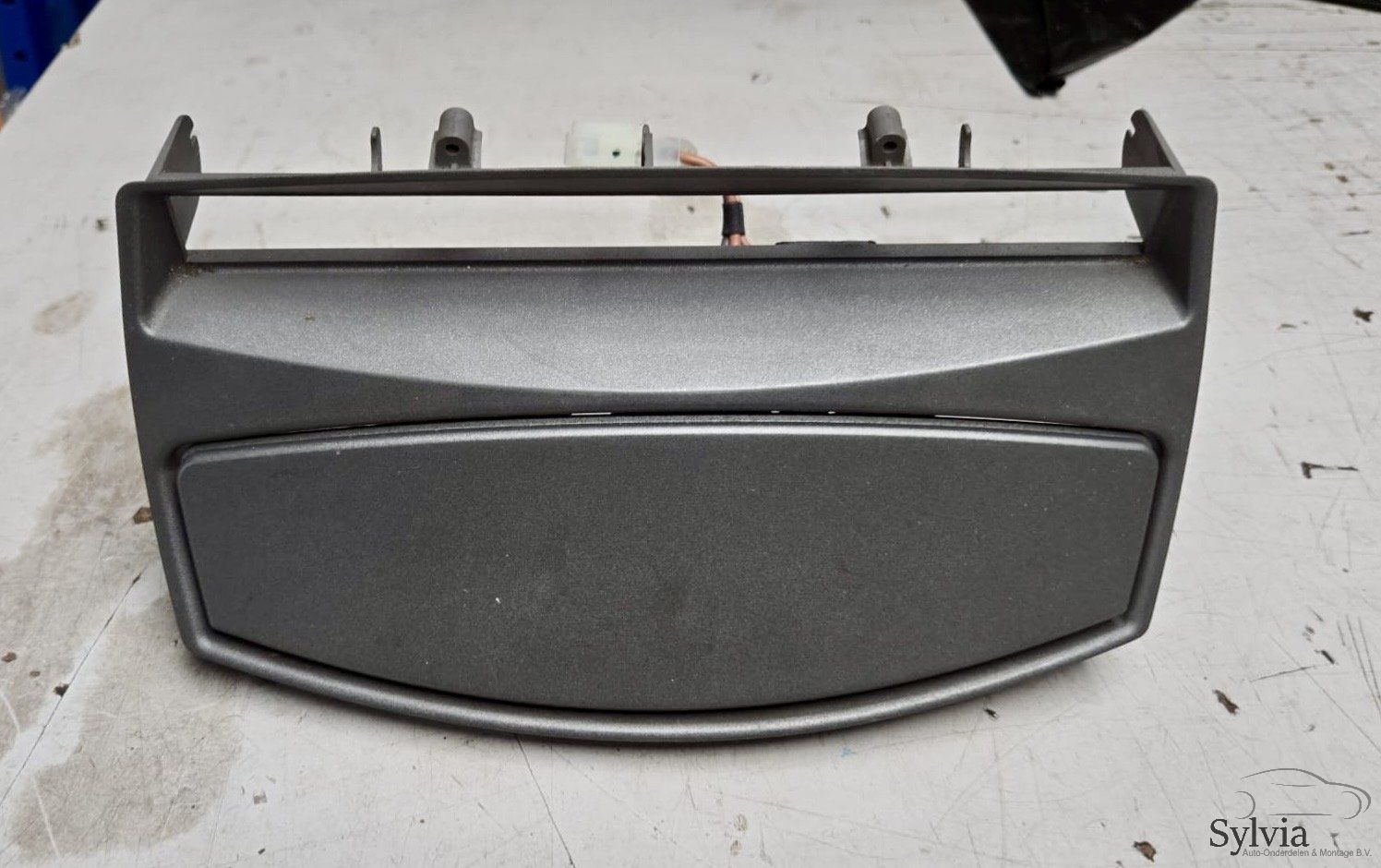 Asbakhouder middenconsole grijs BMW Z4 serie E85 51167037227 7037227 ashtray usado en Menorca
