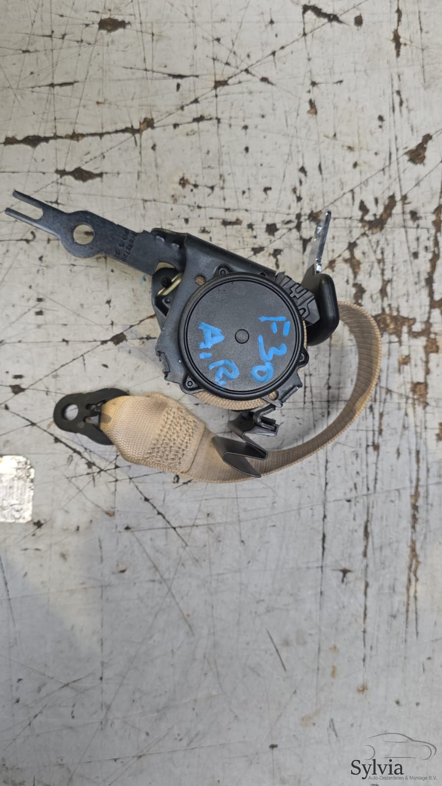 Gordel bovengordel rechts / links achter beige BMW 3 serie F30 F34 + LCI 72117310159 7310159 seatbelt single usado en Menorca