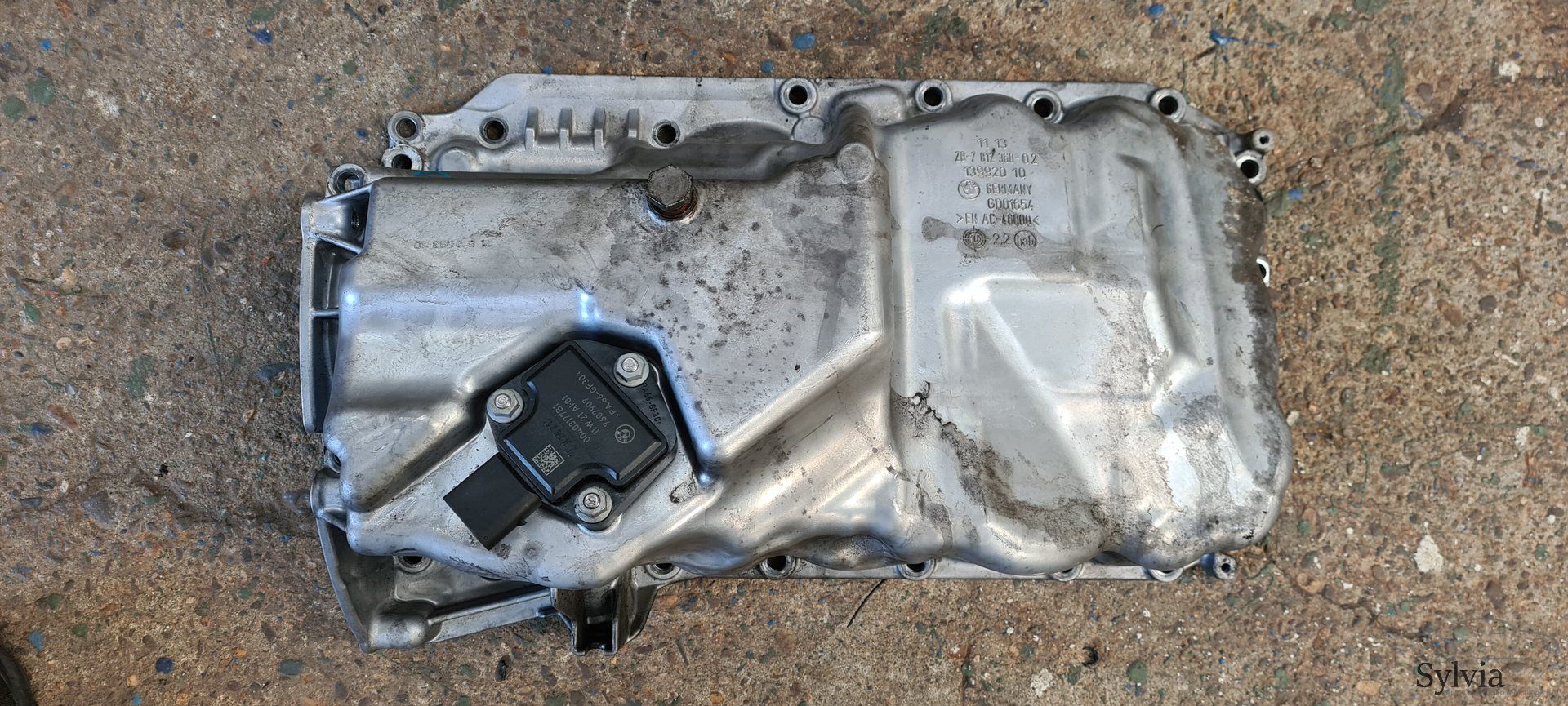 Oliepan carterpan N47 BMW 1 / 2 / 3 / 4 / 5 / serie F07 F1x F2x F3x + LCi 11137812360 7812360 sump usado en Menorca