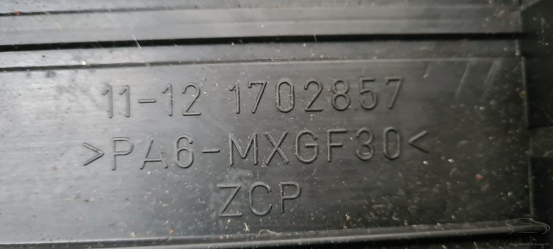 Motor Afdekkap afdekplaat BMW V8 1702857 engine cover usado en Menorca foto 3