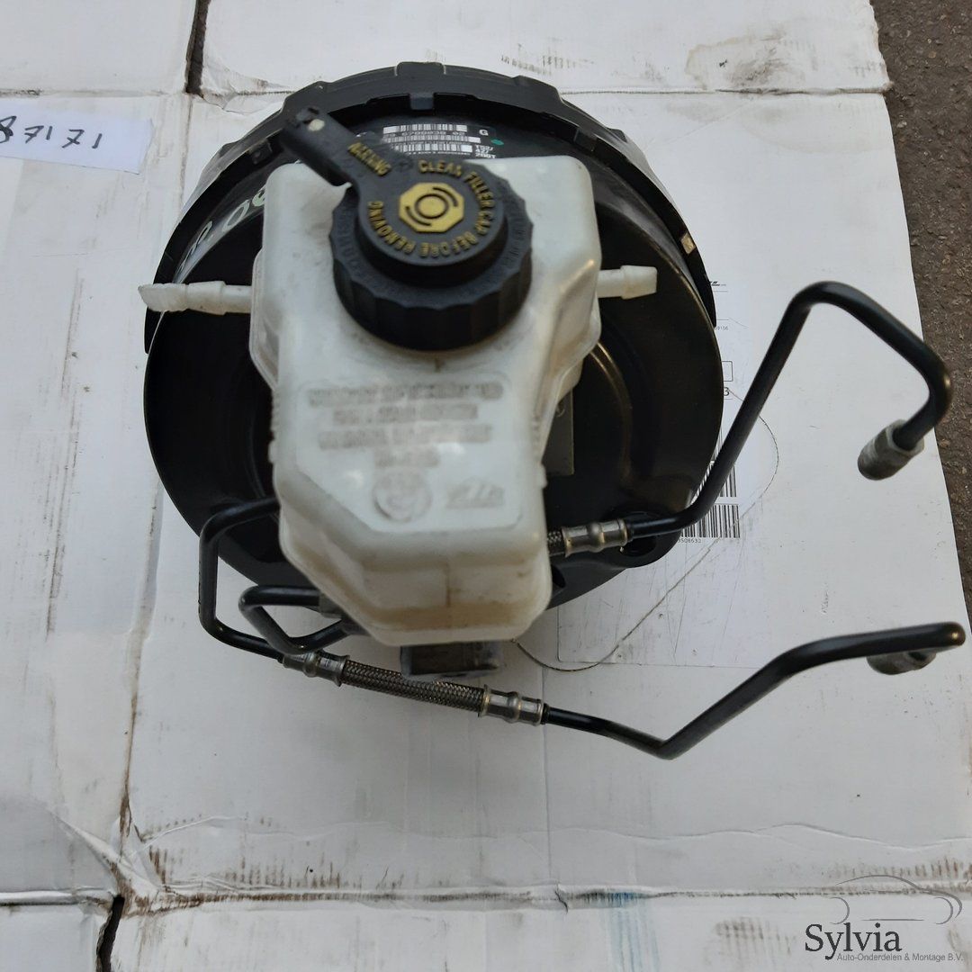 Rembekrachtiger BMW 3-Serie E90 E91 E92 E93 320d N47 N47N 6788038 brake booster usado en Menorca