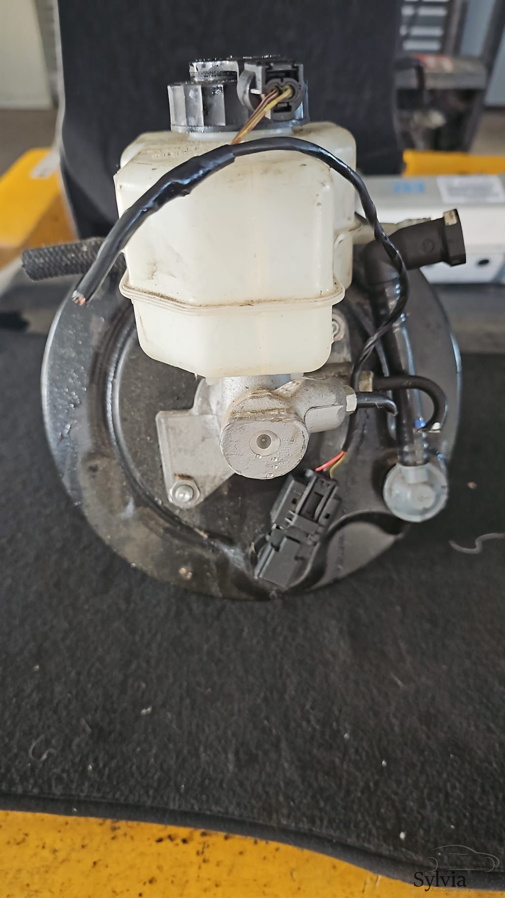 Rembekrachtiger BMW 3-Serie E90 E91 E92 E93 320d N47 N47N 6788038 brake booster usado en Menorca foto 6