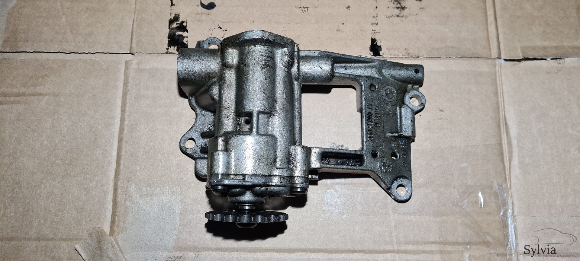Oliepomp voor BMW met motorcode M57 7789838 oil pump usado en Menorca