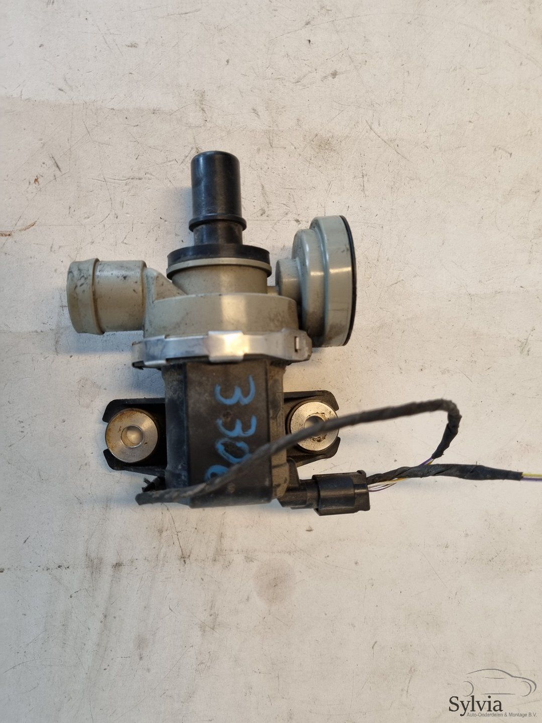 Isulation Solenoid brandstof klep valve BMW i3 F30 G30 X5 F15 X5 G05 Hybrid 7303949 extra water pump usado en Menorca