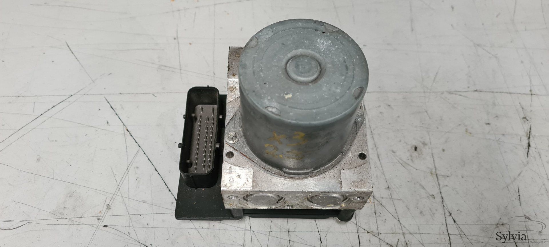ABS POMP BMW X3 E83 3414641 / 3414642 abs pump usado en Menorca foto 3