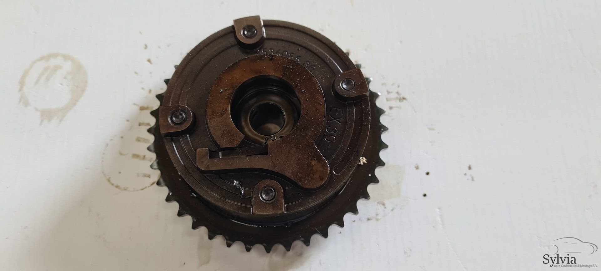Nokkenas Tandwiel afstelunit escape BMW met motorcode N13 7536085 camshaft and accessories usado en Menorca