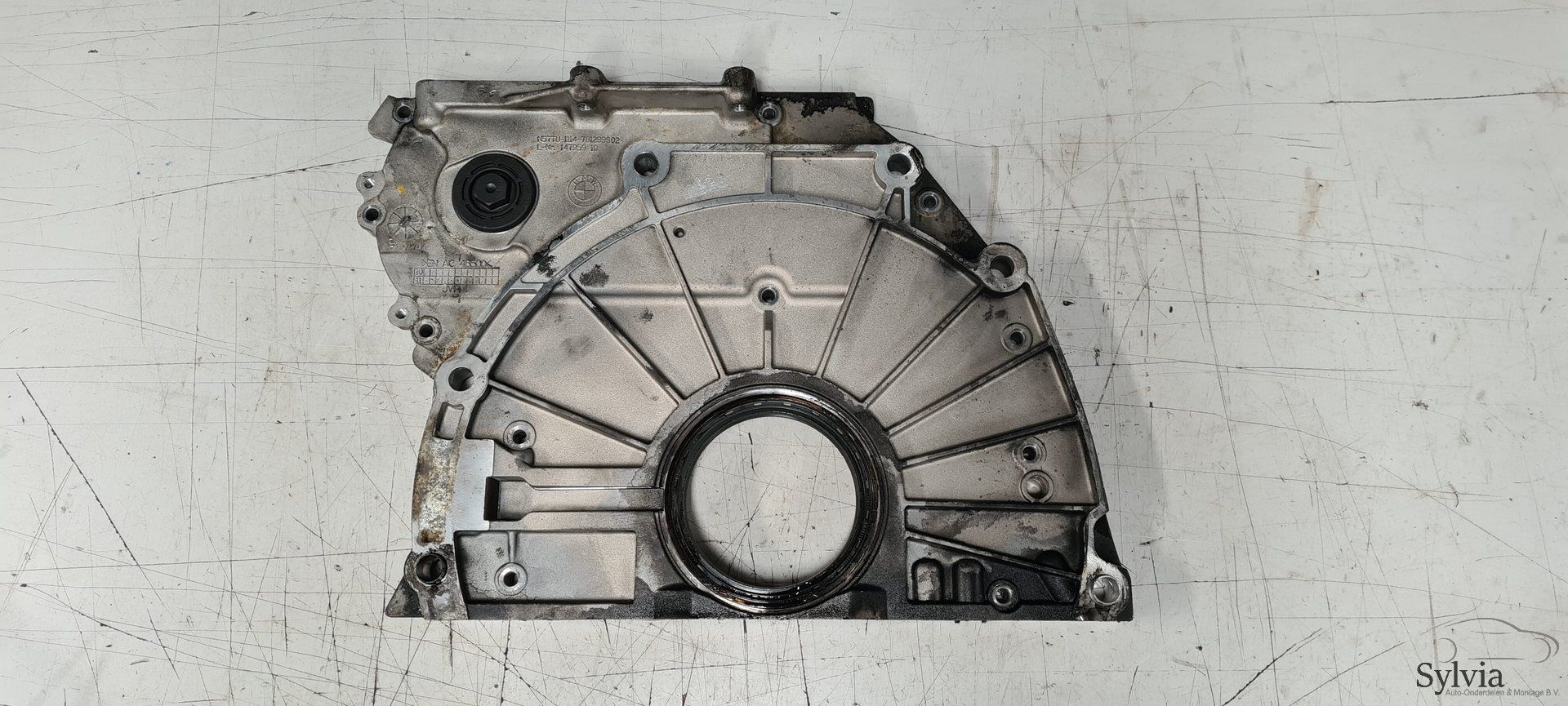 Distributiedeksel onder N57 BMW 3 / 4 / 5 / 6 / 7 / X3 / X4 / X5 / X6 serie E90 E91 E92 E93 F30 F31 F34 F32 F33 F36 F07 F10 F11 F06 F12 F13 F01 F02 F25 F26 F15 E71 F16 + LCI 11147812996 7812996 distribution cap usado en Menorca