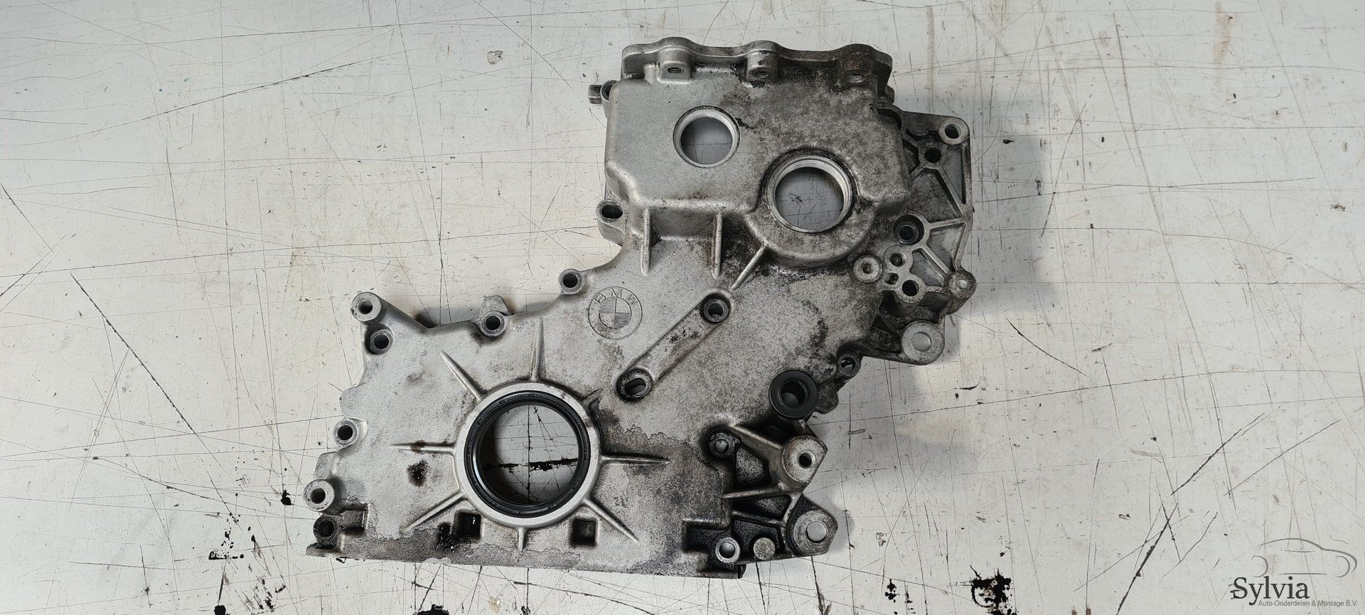 Distributiedeksel onder BMW M47N M57N 7786751 distribution cap usado en Menorca