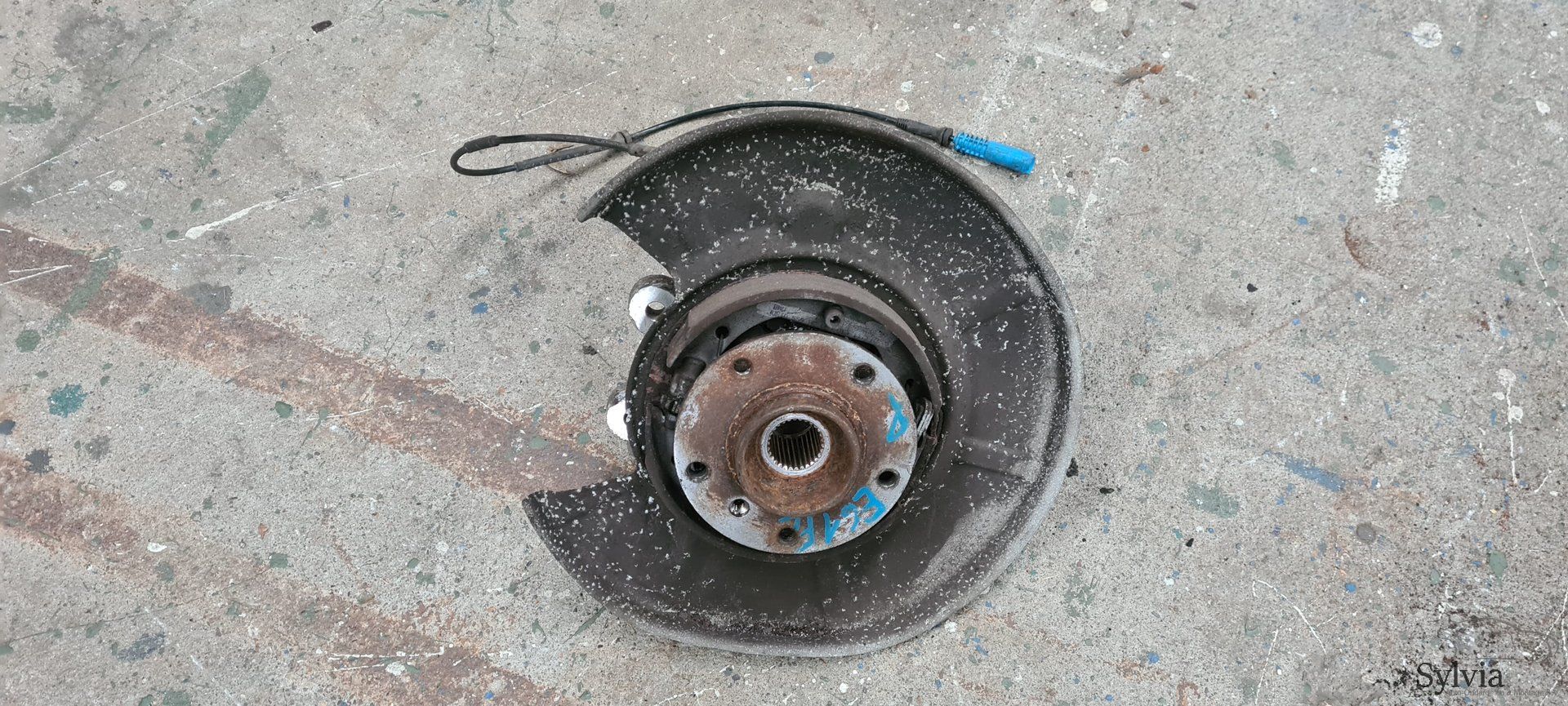 Fusee rechtsachter BMW 5 serie E61 33326770924 6770924 33326761228 6761228 fusee and accessories usado en Menorca