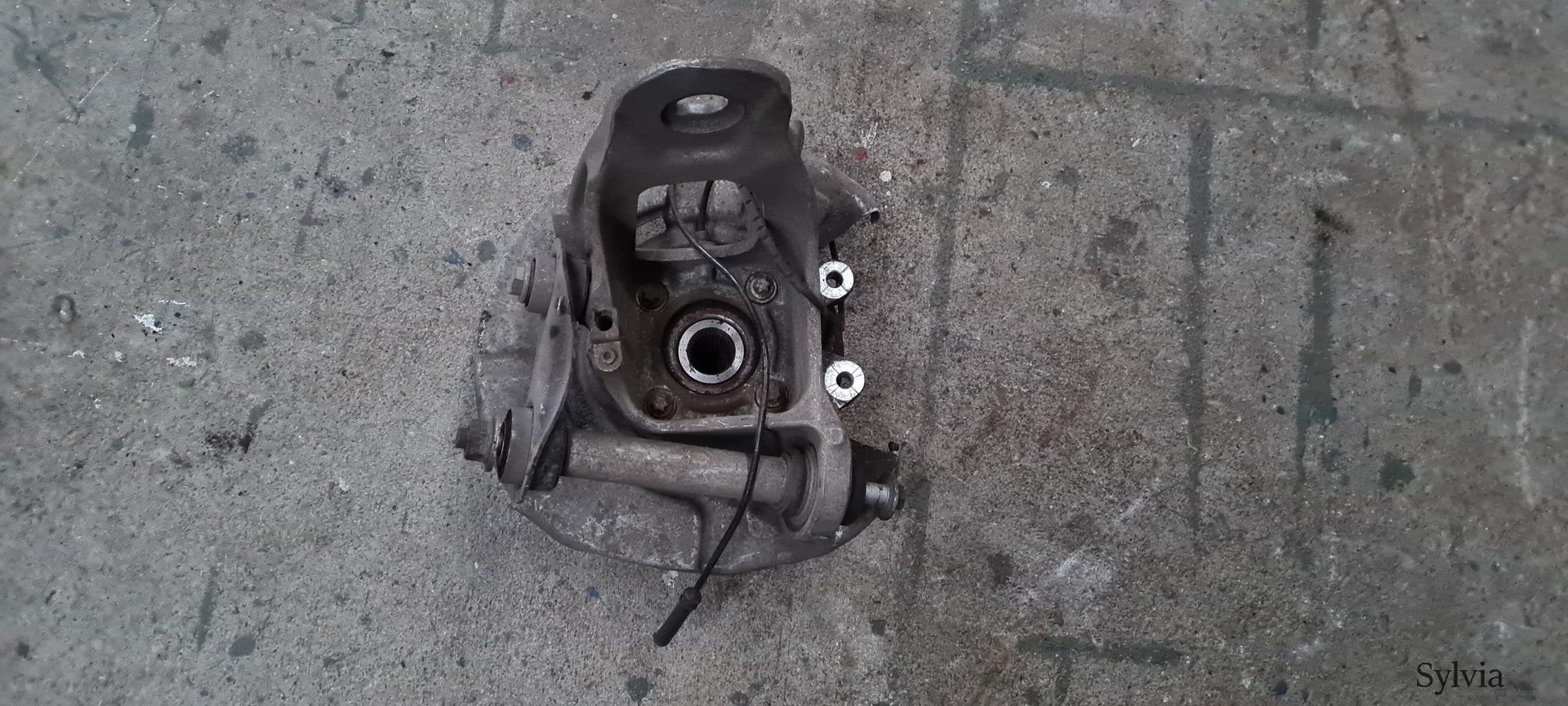 Fusee rechtsachter X5 E70 F15 X6 E71 E72 F16 6879102 33326879102 33326770982 6770982 fusee and accessories usado en Menorca foto 2