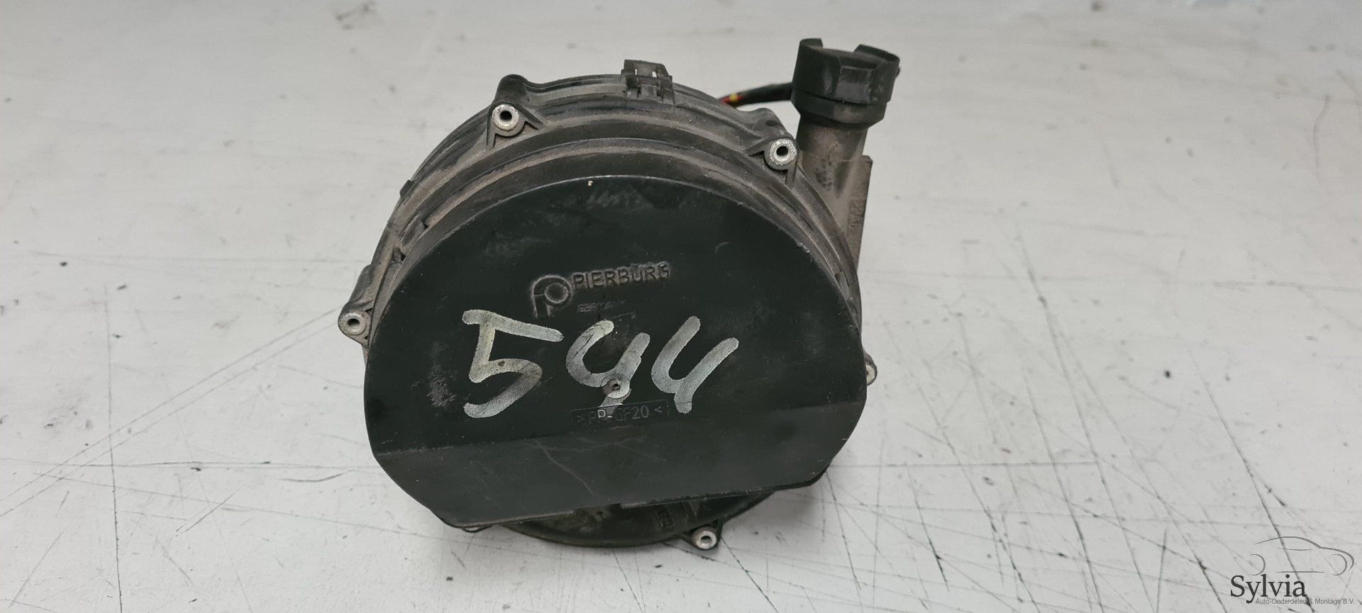 Luchtpomp escapegas BMW E39 E52 exhaust gas air pump usado en Menorca foto 2