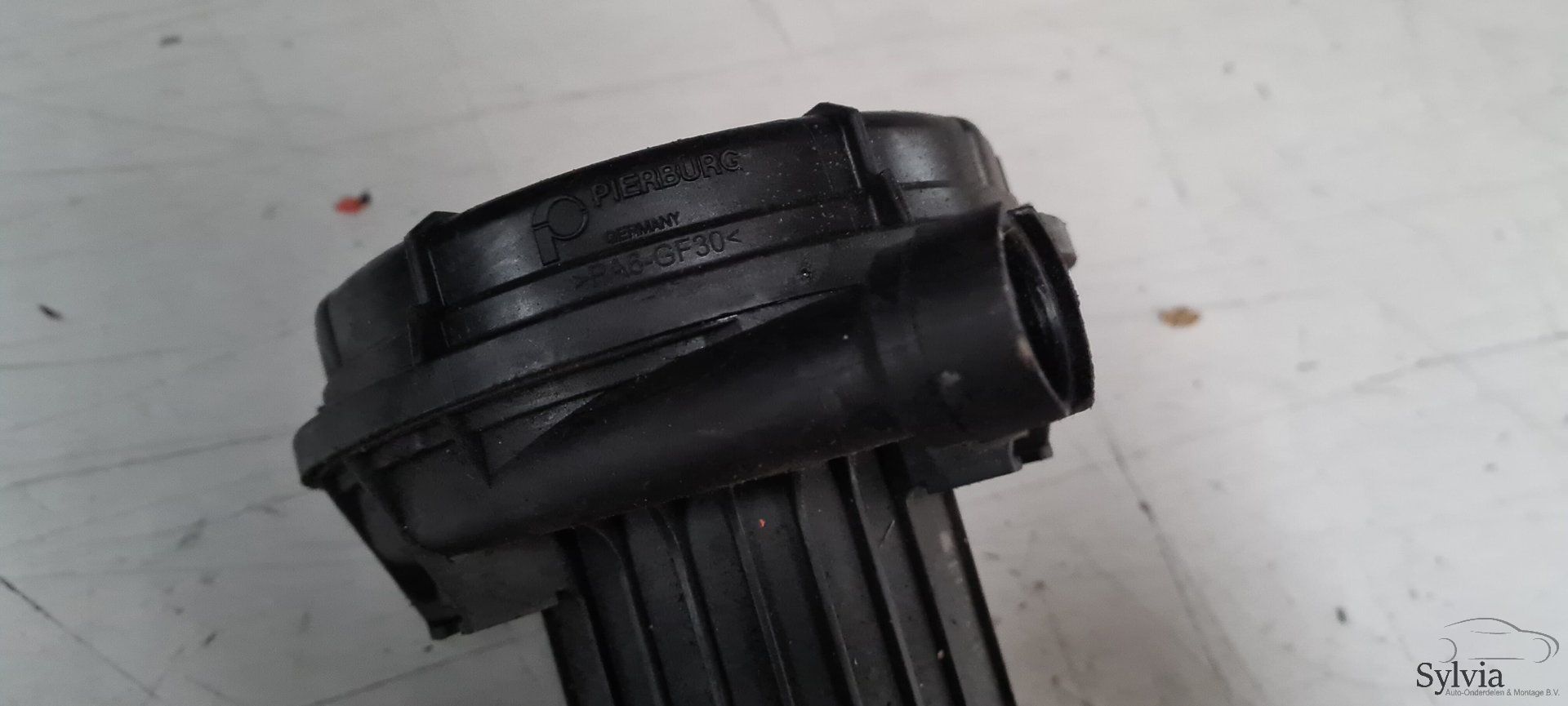 Luchtpomp escapegas BMW 3 serie E46 exhaust gas air pump usado en Menorca foto 2