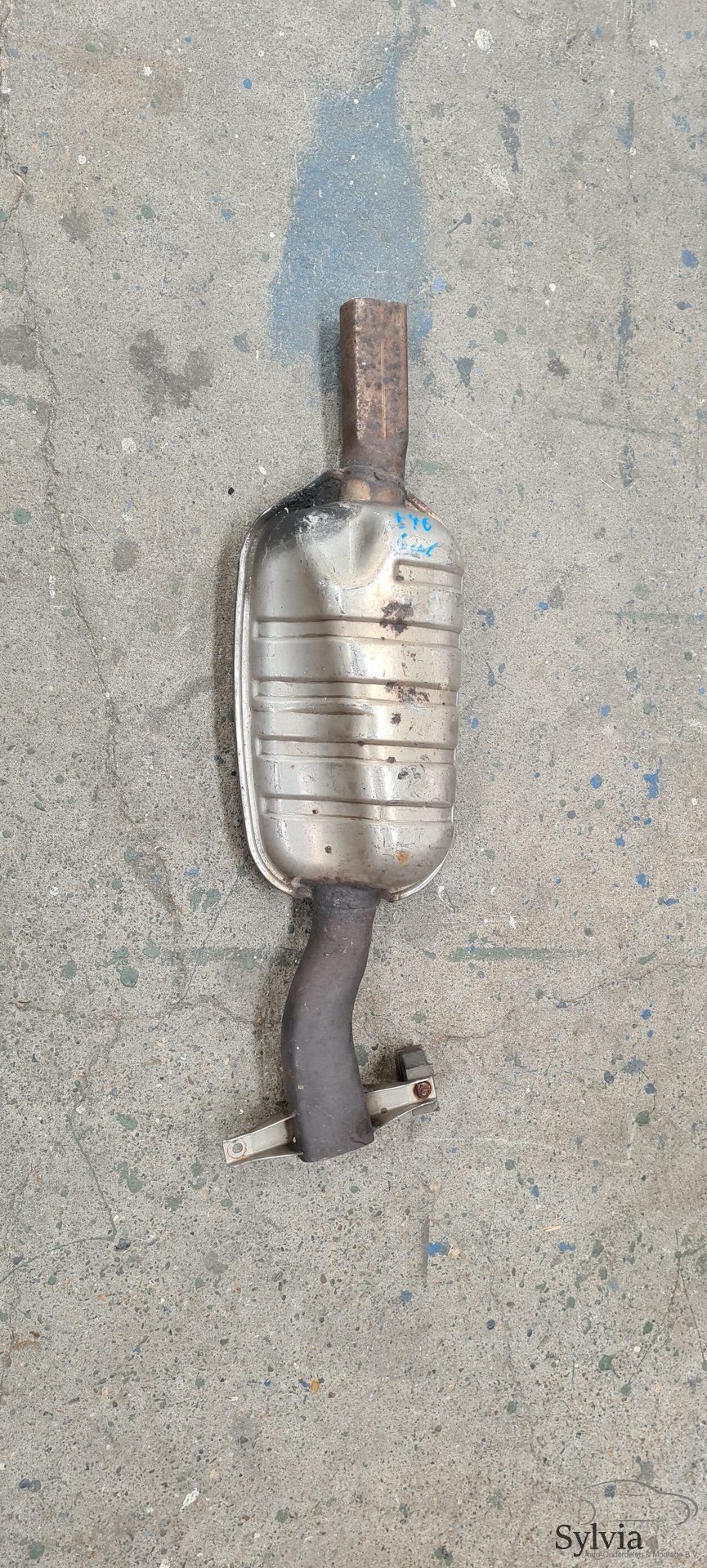 escape middendemper BMW 3 serie E46 M52 1714886 muffler middle muffler usado en Menorca