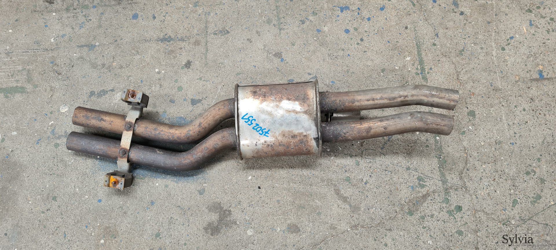 escape middendemper BMW 3 serie E46 M54 7502551 muffler middle muffler usado en Menorca
