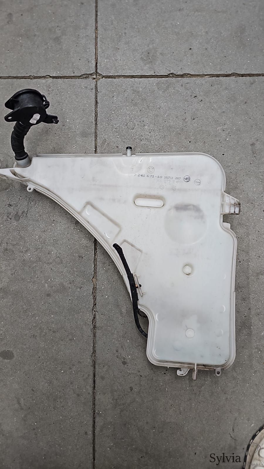 Ruitensproeier reservoir / Sproeiertank BMW 3 serie F30 61667241672 7241672 7241671 windshield washer tank sprinkler tank usado en Menorca