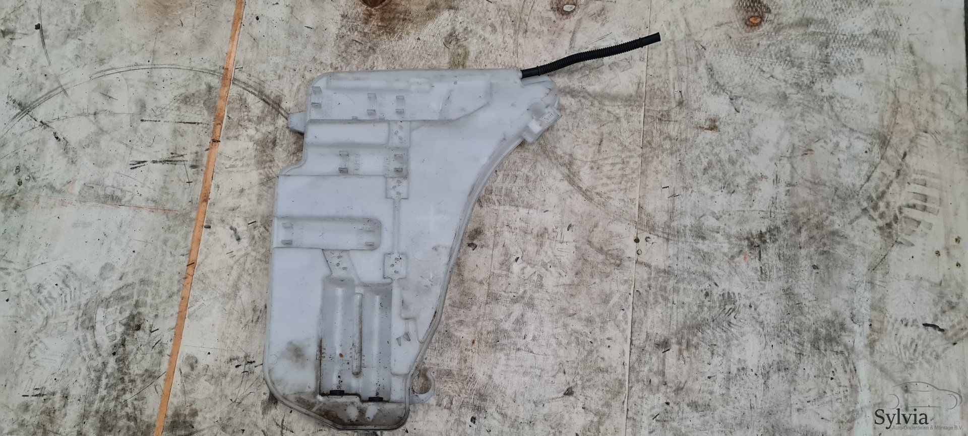 Ruitensproeier reservoir / Sproeiertank BMW 5 serie F11 7269663 windshield washer tank sprinkler tank usado en Menorca
