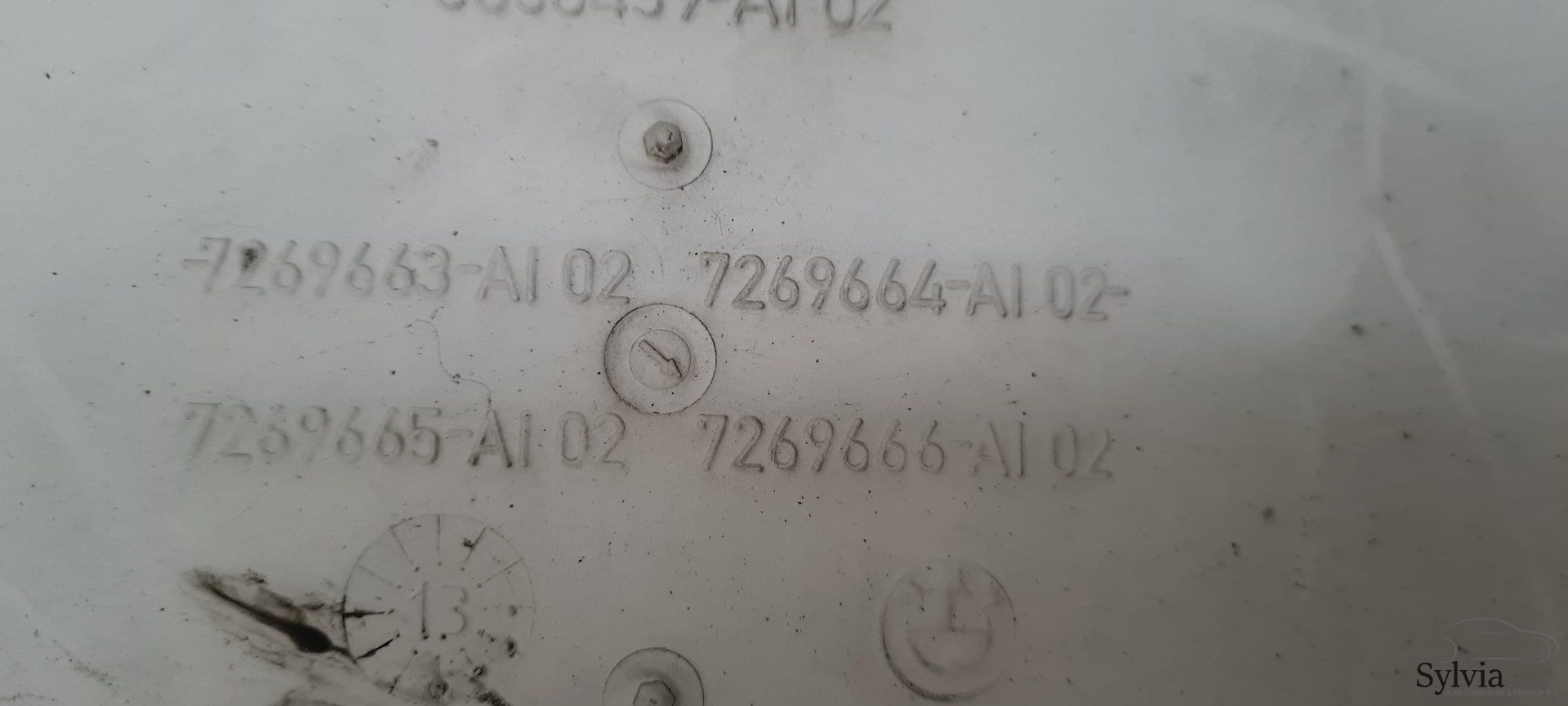 Ruitensproeier reservoir / Sproeiertank BMW 5 serie F11 7269663 windshield washer tank sprinkler tank usado en Menorca foto 4