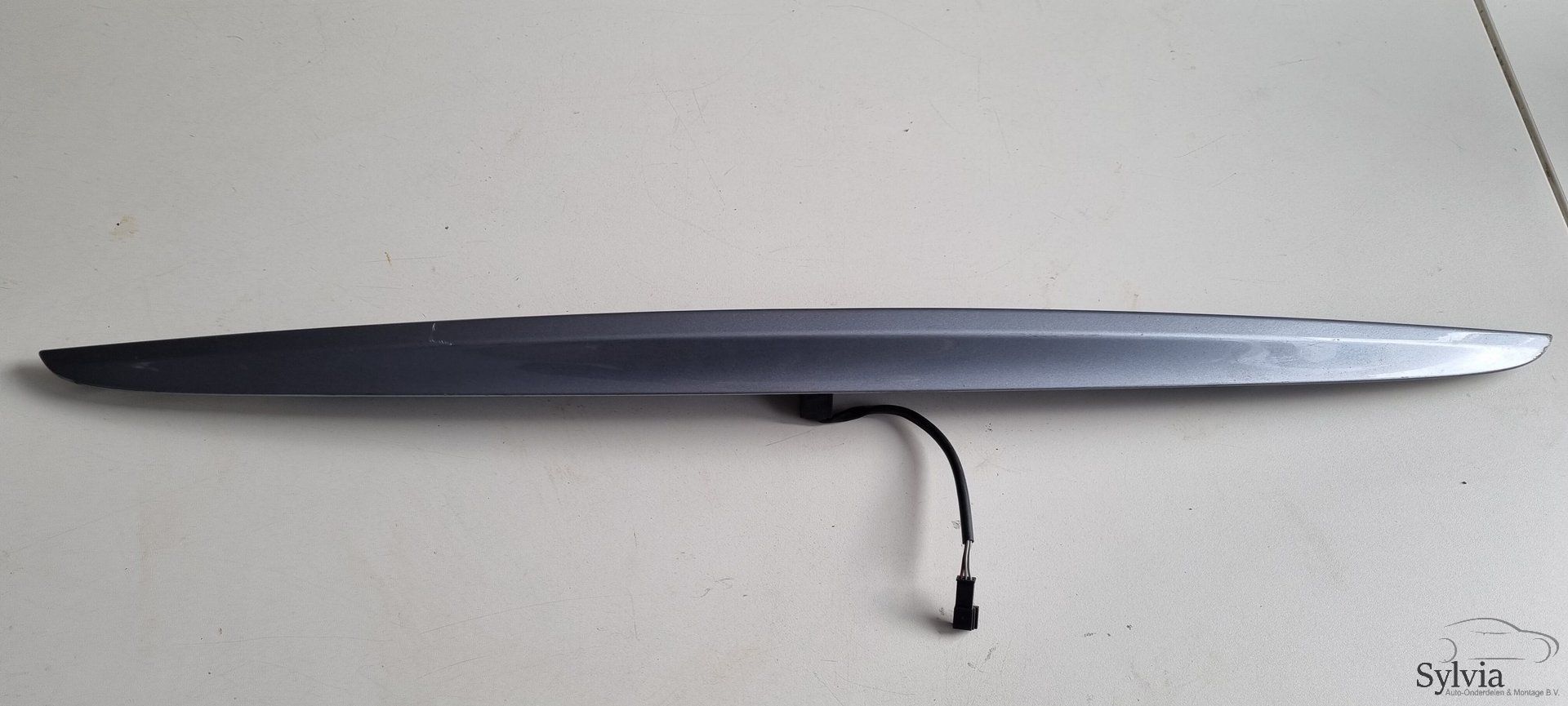 Greeplijst kofferdeksel Kentekenverlichting en achterklep opener BMW 3 serie E46 Compact Facelift 7117619 license plate lighting usado en Menorca