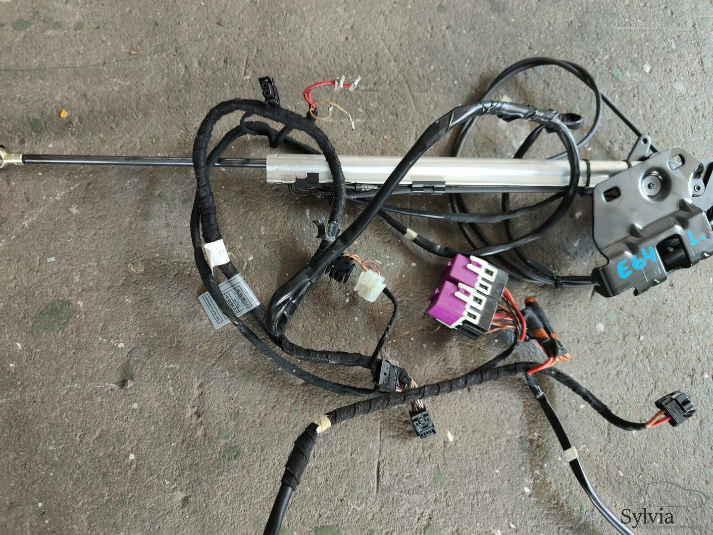 Hydraulische cilinder links cabrio dak BMW 6 serie E64 cabrio 7019809 gas spring gas spring dampers convertible top left and right usado en Menorca