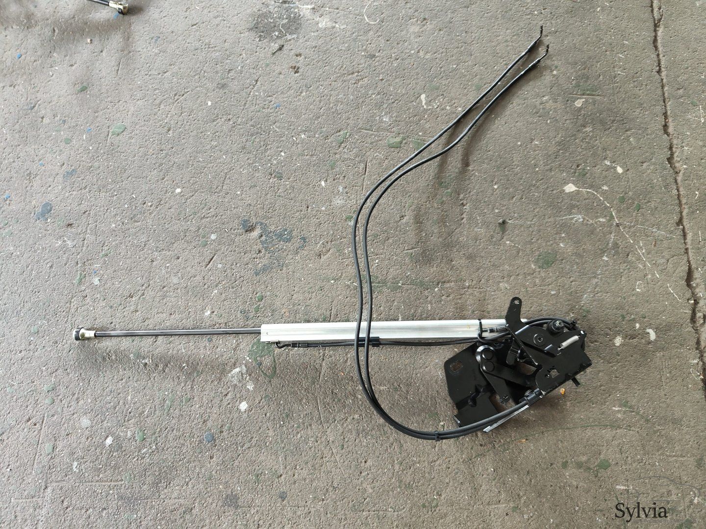 Hydraulische cilinder rechts cabrio dak BMW 6 serie E64 cabrio 7019810 gas spring gas spring dampers convertible top left and right usado en Menorca
