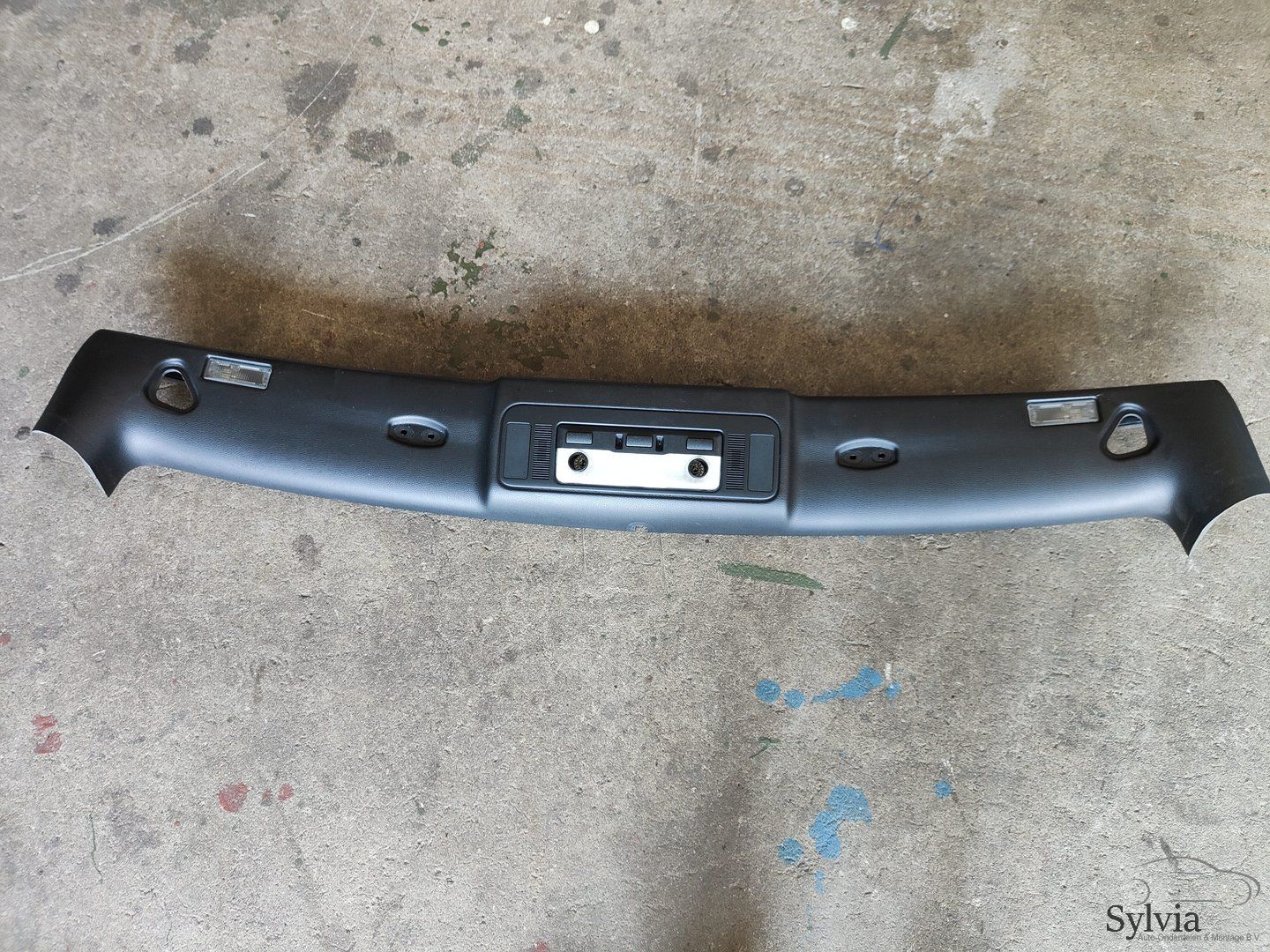 Zwarte stijl kunstof afdekkap voorraam boven BMW 6 serie E64 cabrio 7009530 pillar trim usado en Menorca