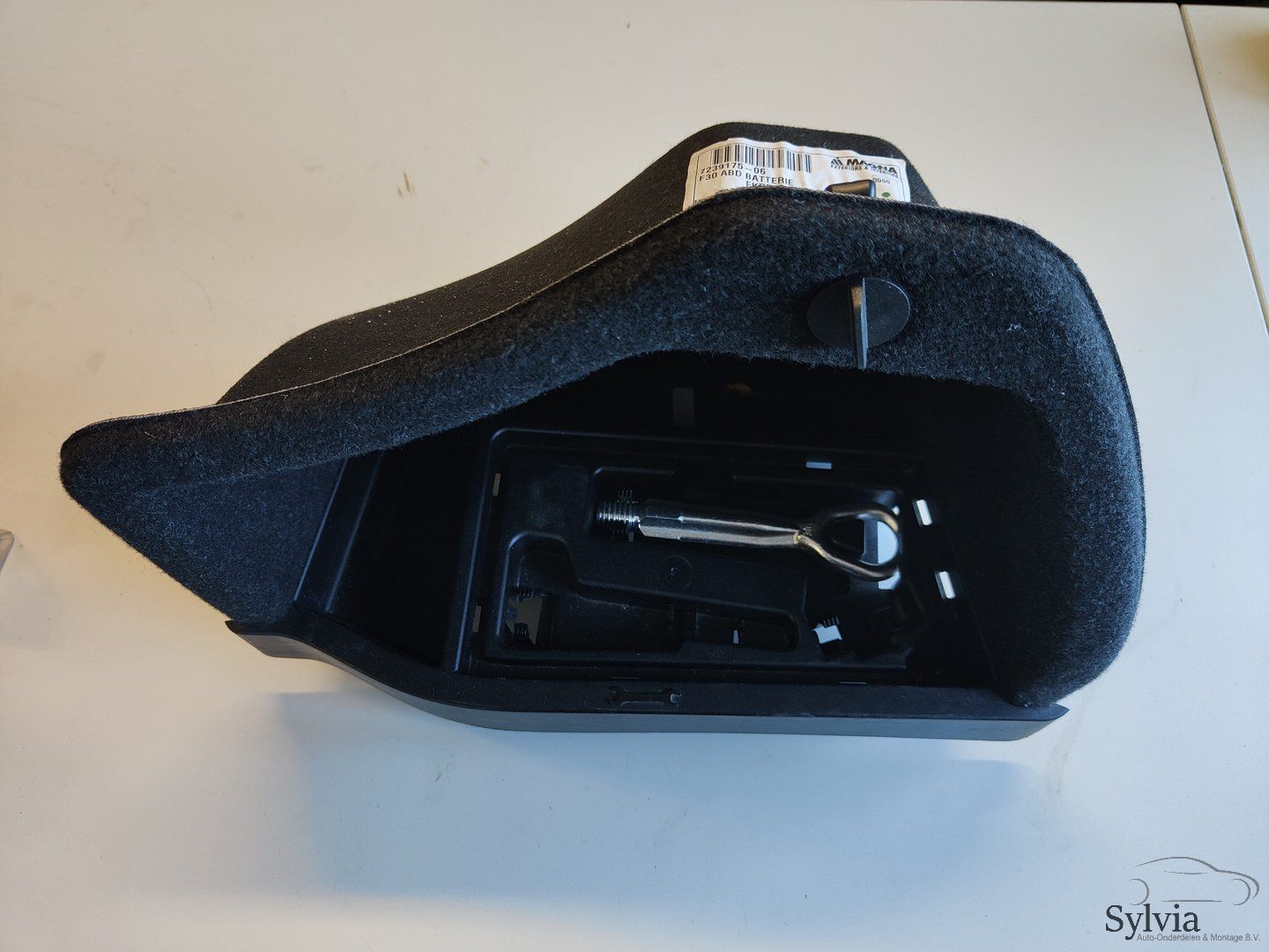 Opbergbak bagagebak accu BMW 3-serie F30 7239175 upholstery boot usado en Menorca