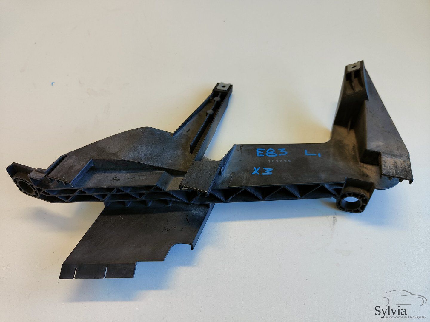 Koplamphouder links BMW serie X3 E83 6939199 headlight frame single usado en Menorca