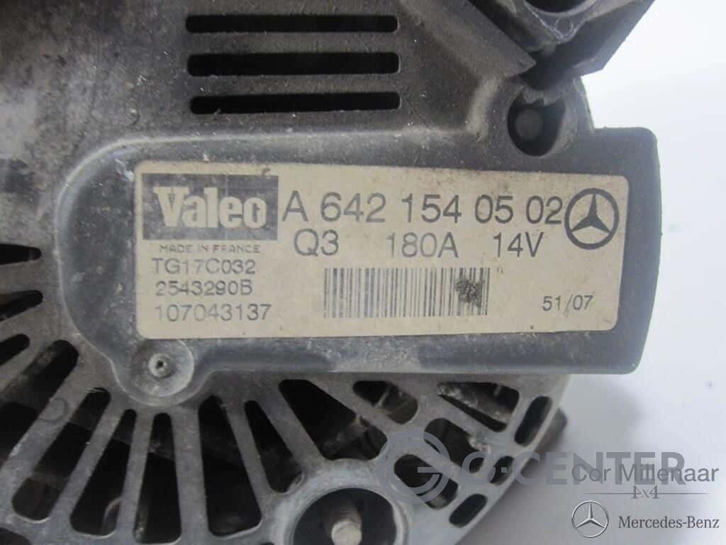 Mercedes-Benz alternator A6421540502 ML/R/G-Class 280/320/350CDI dynamo usado en Menorca foto 4