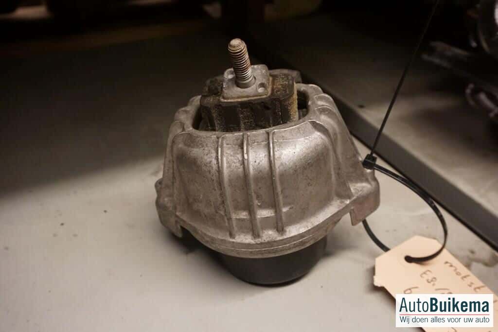 originalinalineel BMW 1-Serie E81 E82 E88 linker motorsteun engine mount engine rubber usado en Menorca