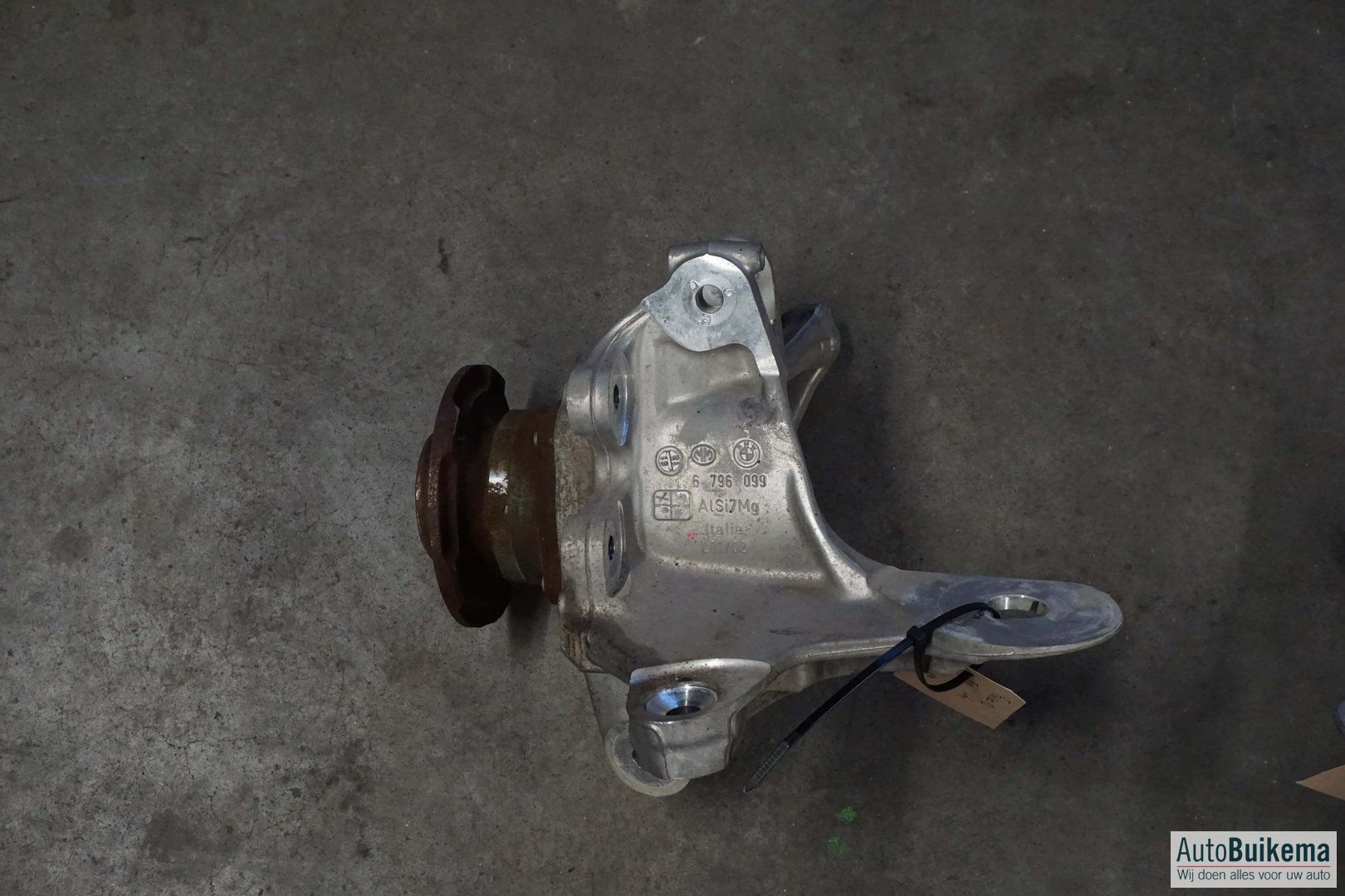 originalineel BMW 5 Serie F10 fusee lichaam links achter wheel bearing steering knuckle bearing usado en Menorca foto 2