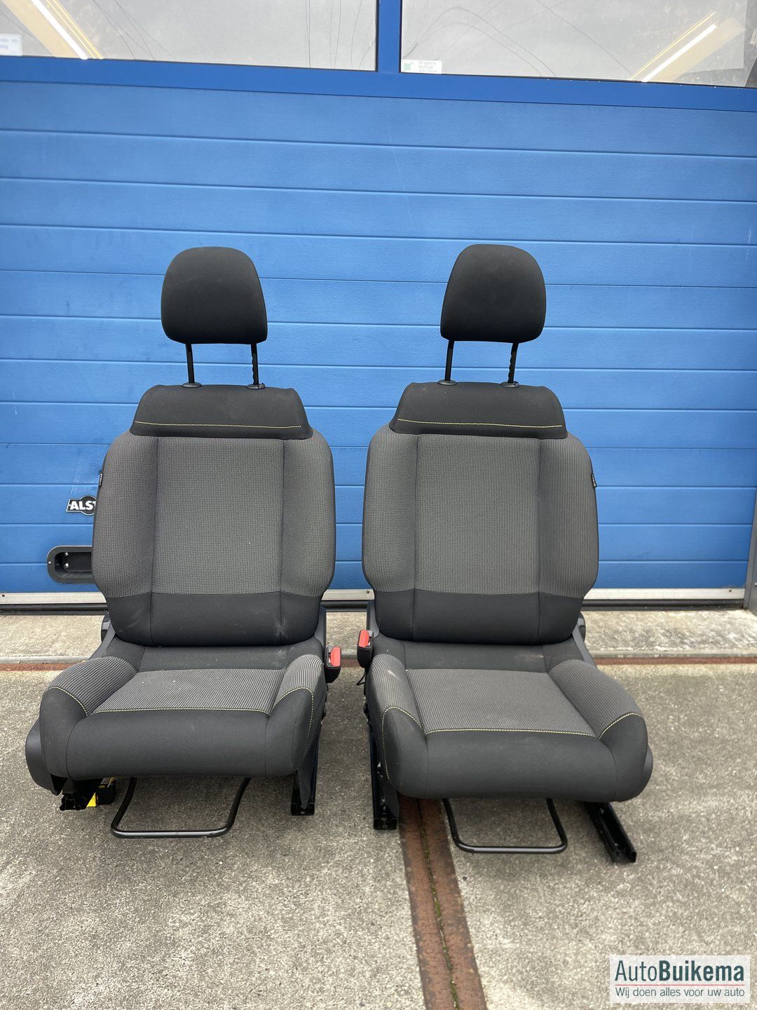 Stoel Voorstoelen Citroen C3 zo goed als nuevo! Met Airbags! seat left and right usado en Menorca