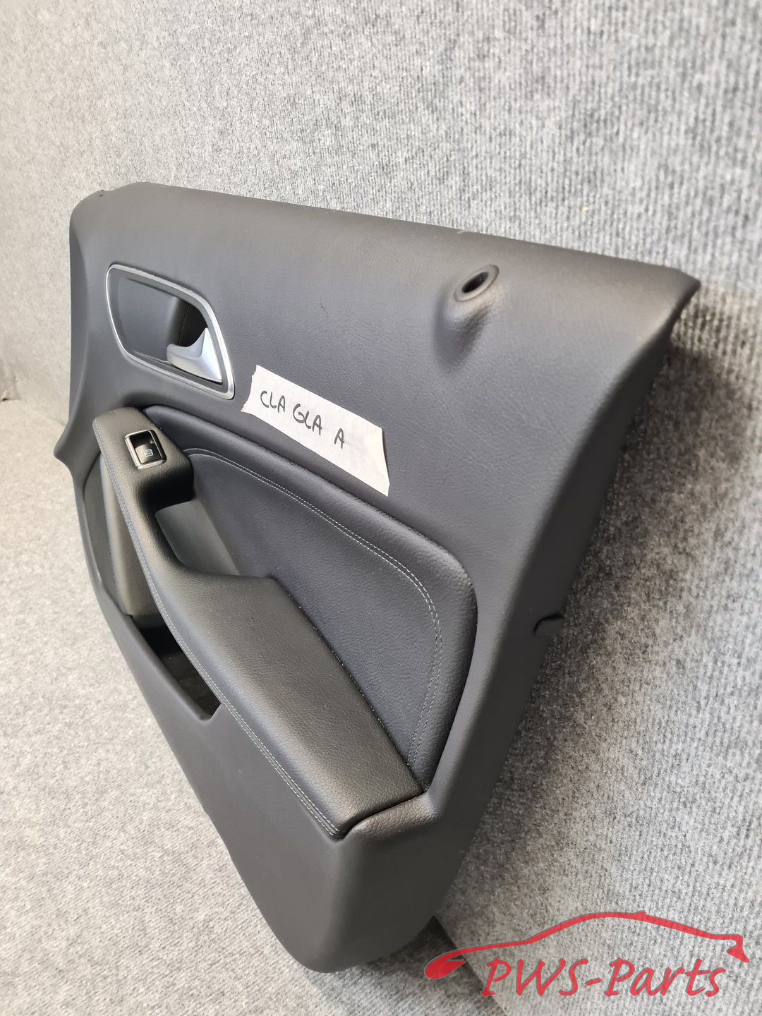 MERCEDES W176 W117 W156 LEDEREN DEURPANEEL RECHTS VOOR originalINEEL door upholstery door panel single usado en Menorca foto 2
