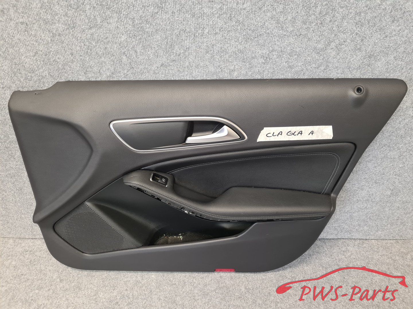 MERCEDES W176 W117 W156 LEDEREN DEURPANEEL RECHTS VOOR originalINEEL door upholstery door panel single usado en Menorca