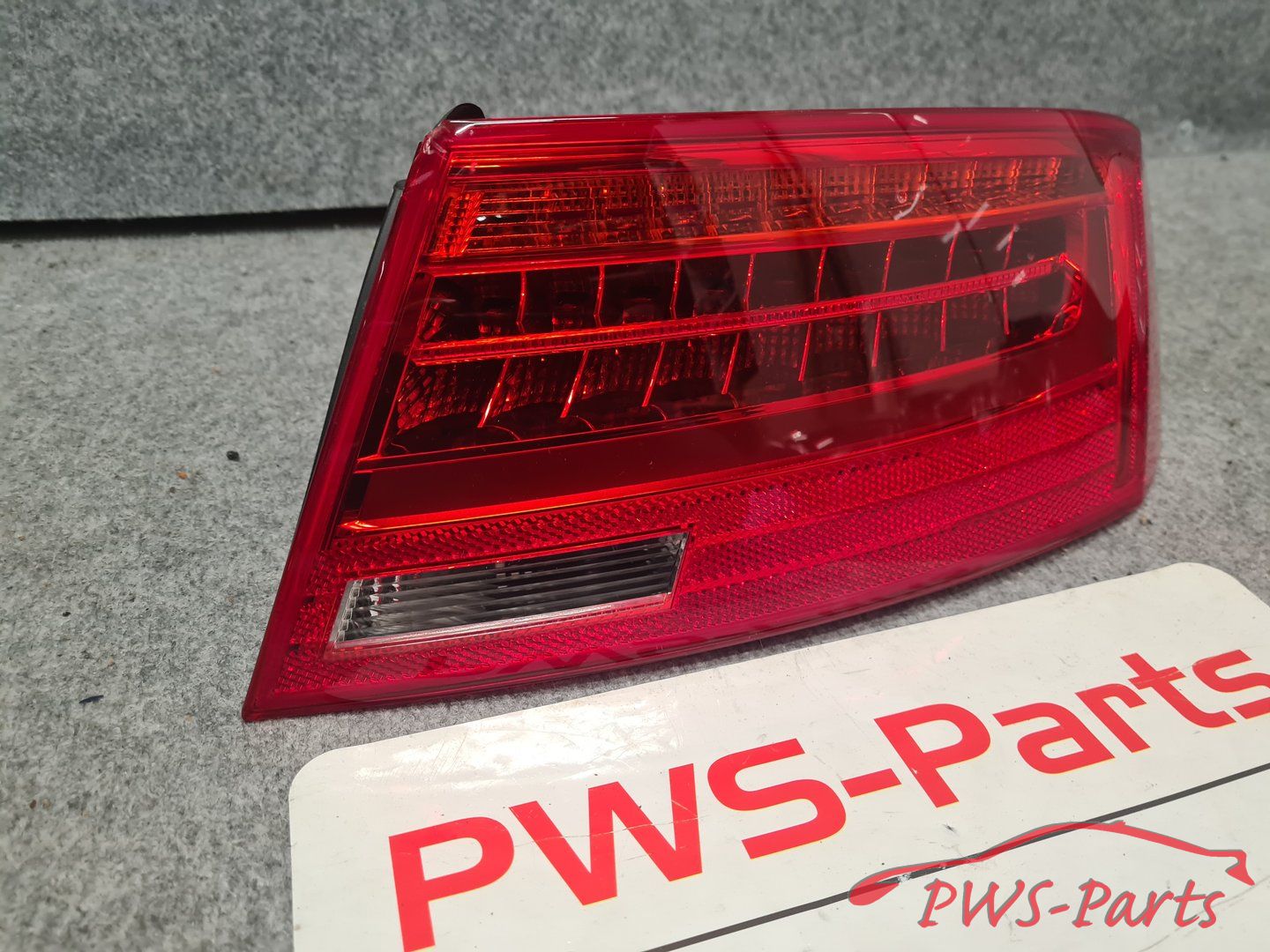 AUDI A5 8T SPORTBACK FACELIFT LED ACHTERLICHT RECHTS originalINEEL tail light single usado en Menorca foto 3