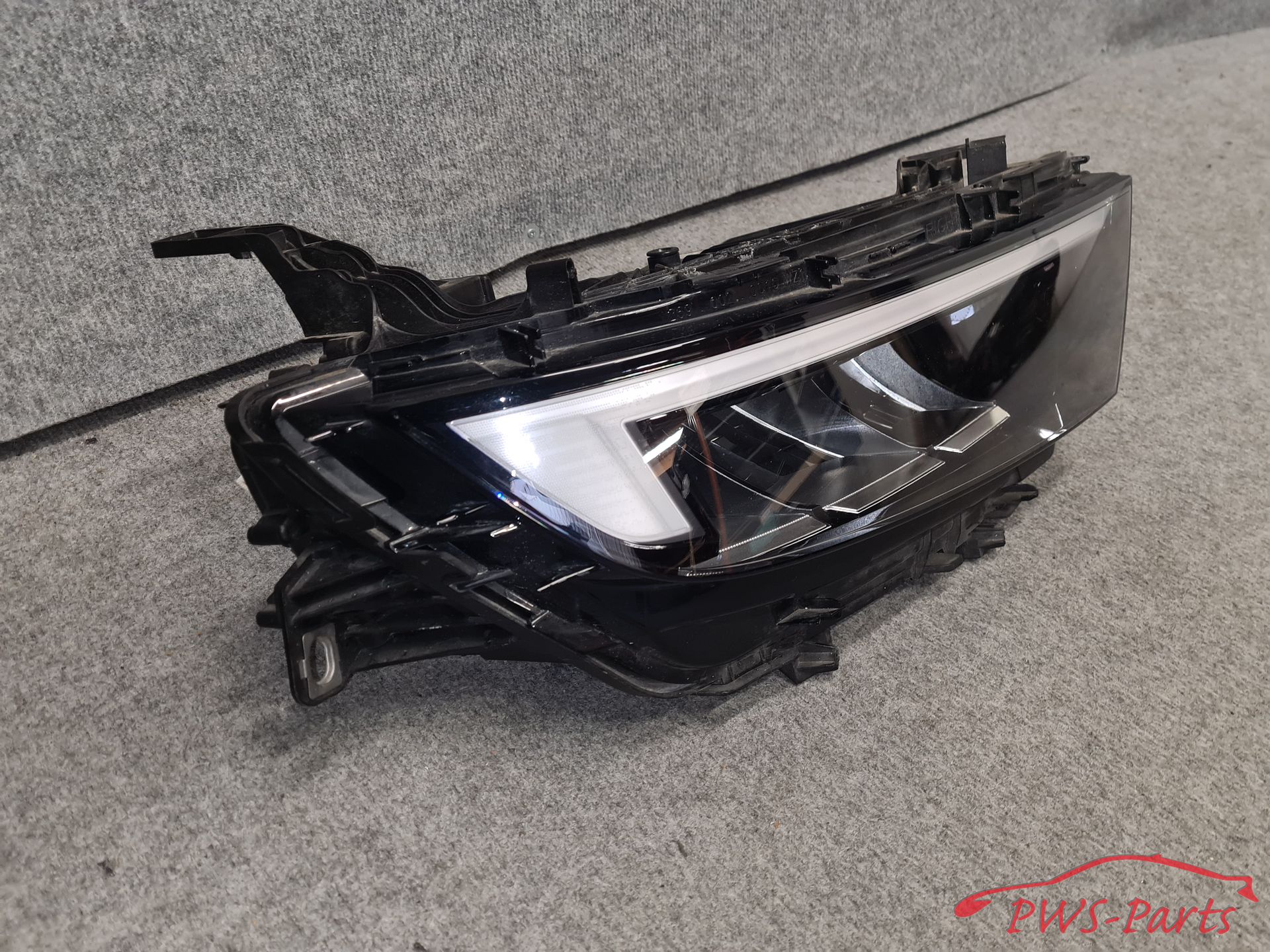 OPEL ASTRA L VI VOL LED KOPLAMP RECHTS originalINEEL head lamp single usado en Menorca foto 3