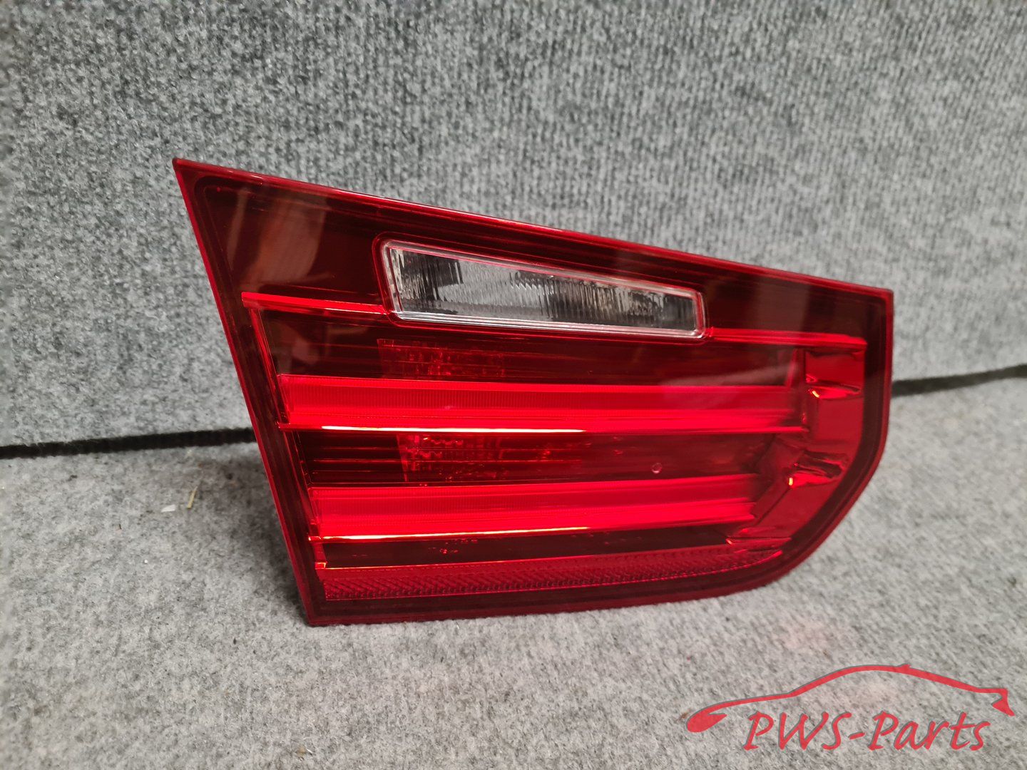 BMW F30 F31 VANAF 2013 ACHTERLICHT KOFFERKLEP LINKS originalINEEL tail light single usado en Menorca foto 3