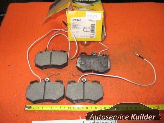 Remblokken voorzijde Citroen AX GTI Delphi LP0823 95647733 brake pad set usado en Menorca